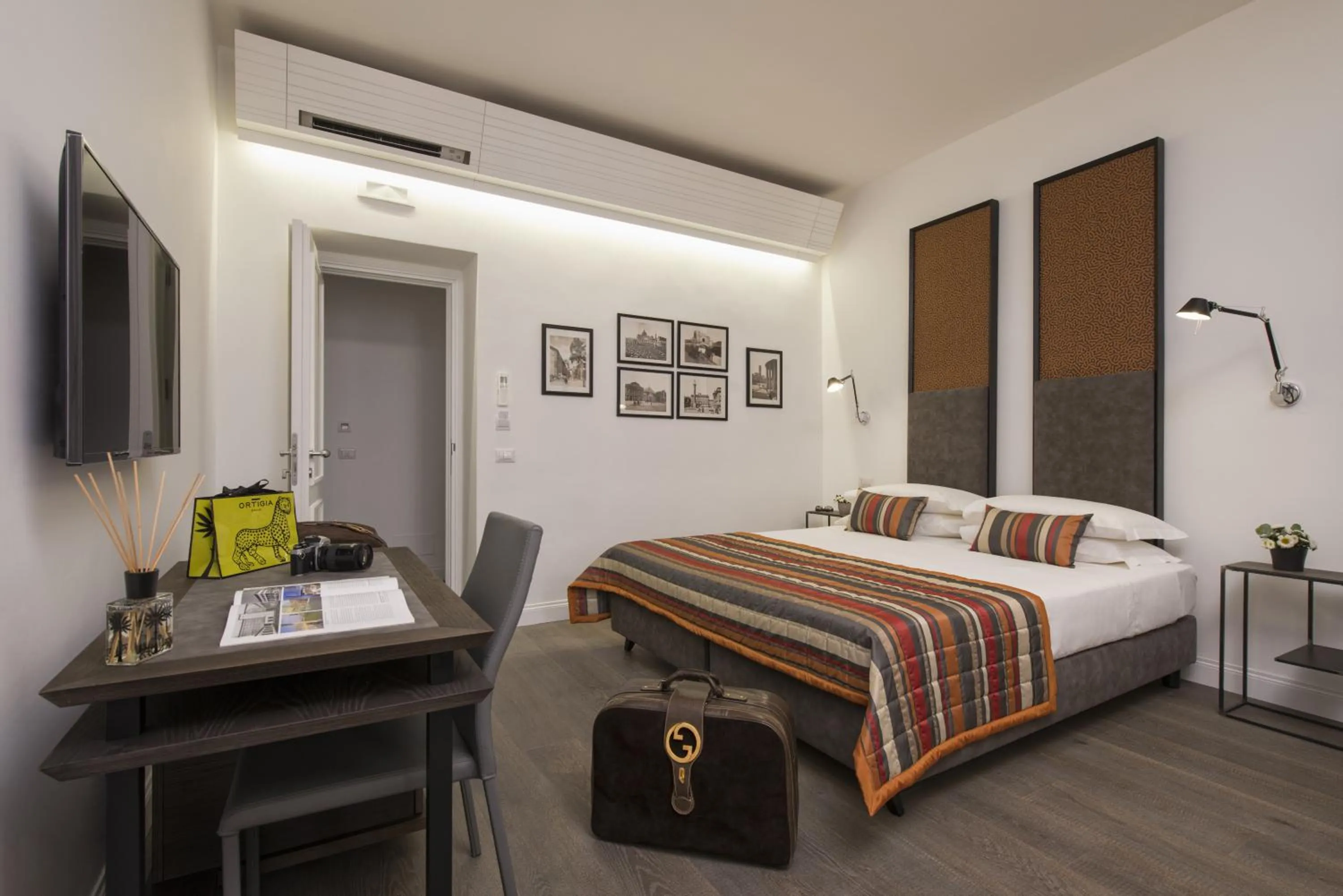 Photo of the whole room, Bed in Maison Evelina