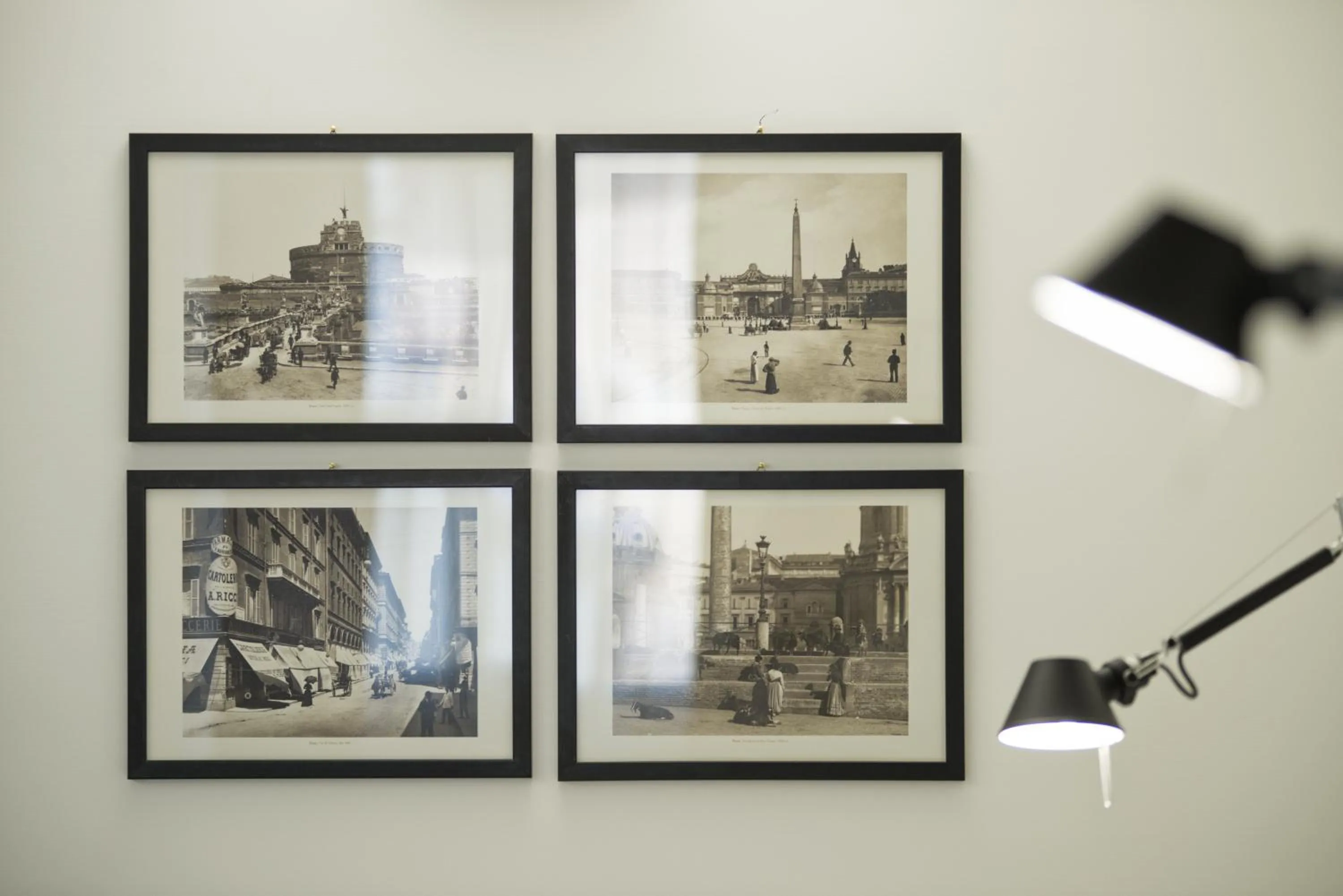 Decorative detail in Maison Evelina