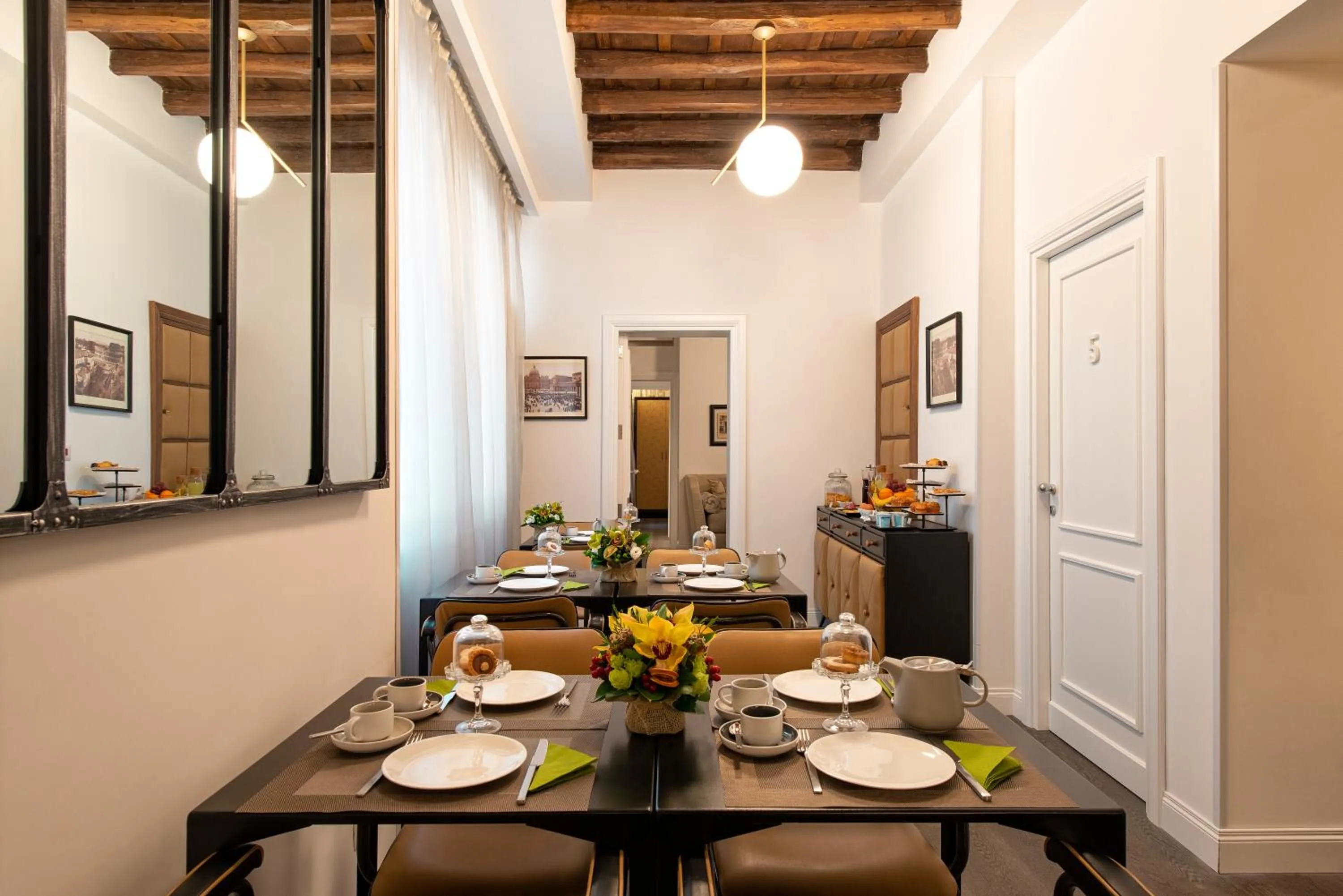 Buffet breakfast in Maison Evelina