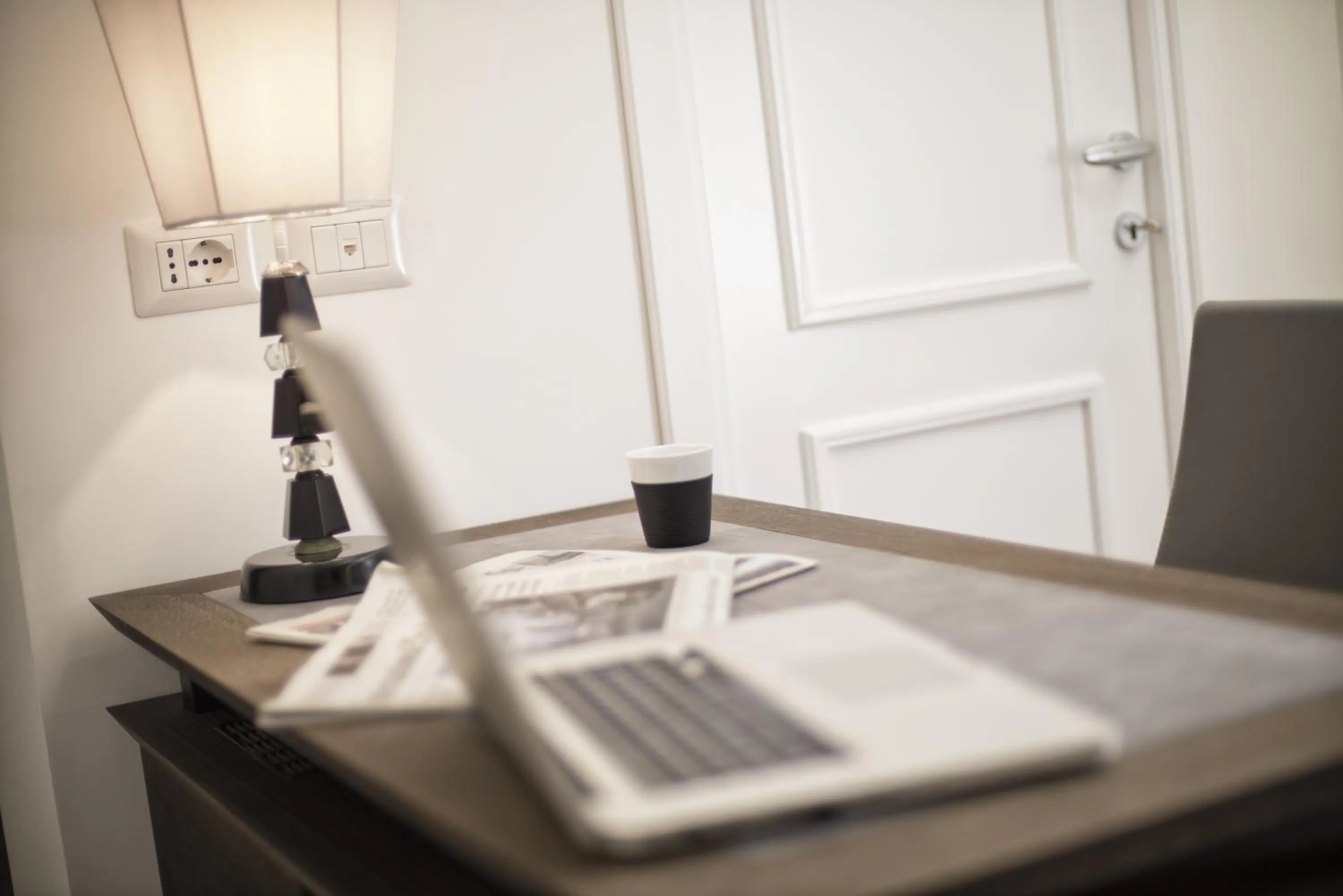 Decorative detail in Maison Evelina