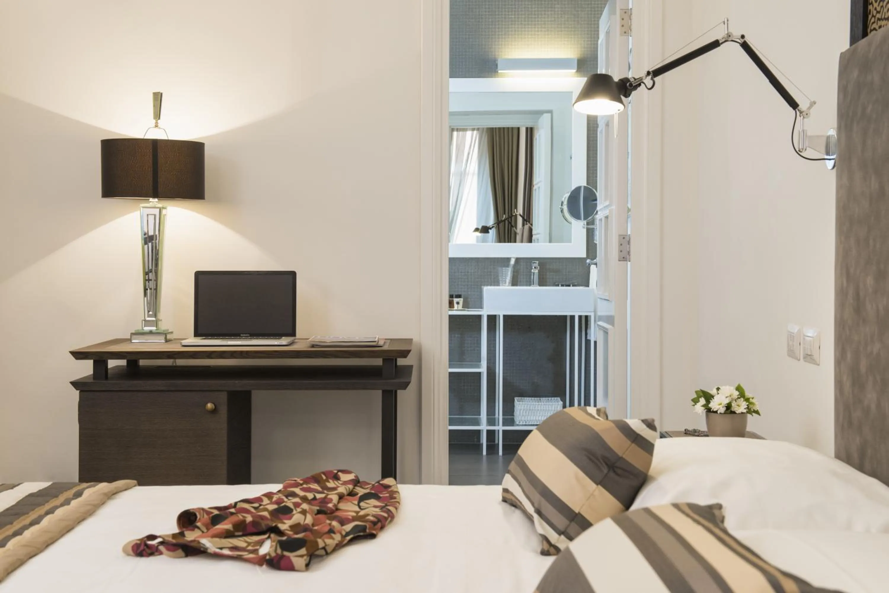 Decorative detail, Bed in Maison Evelina