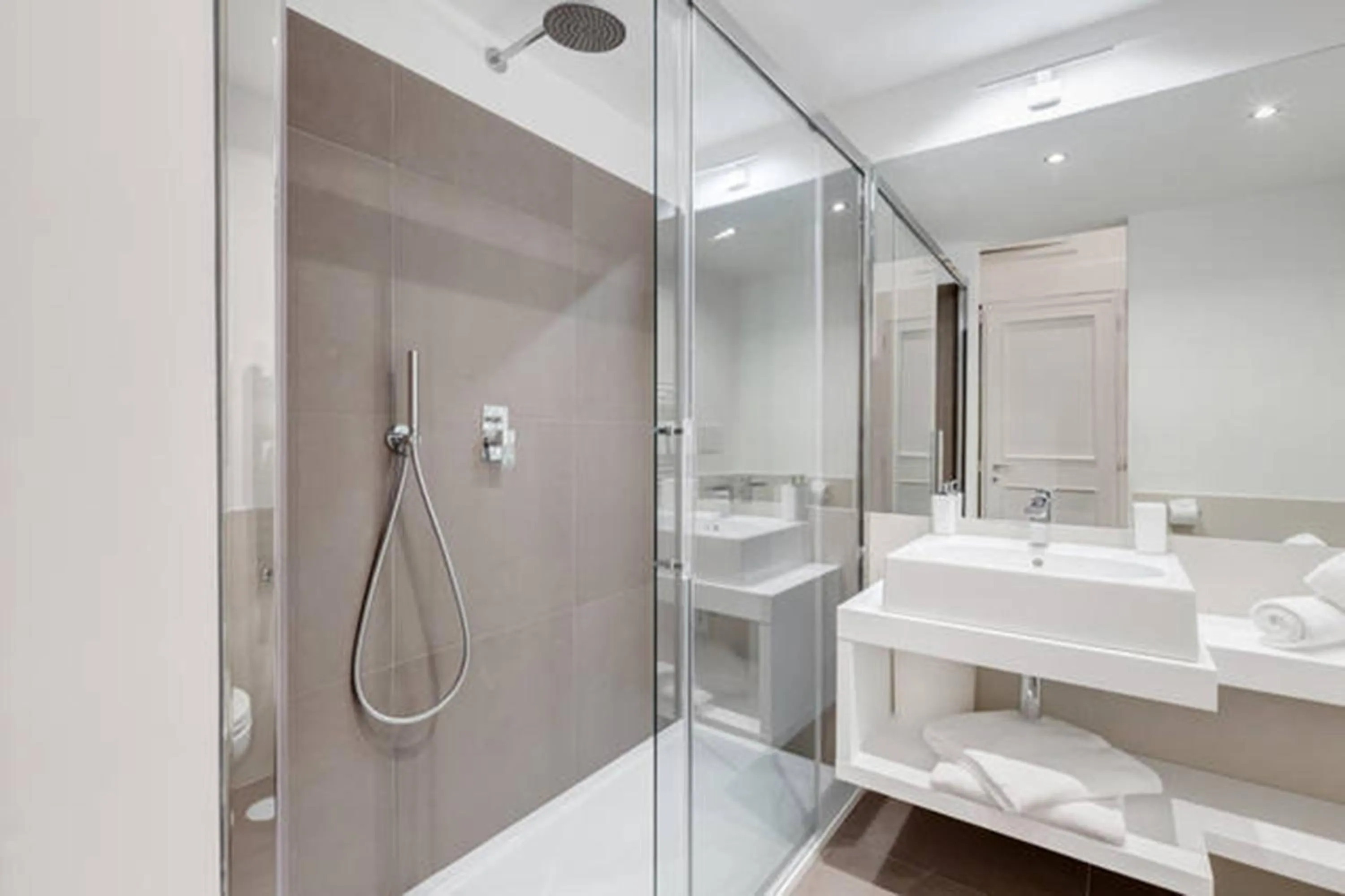 Bathroom in Vantaggio Apartment