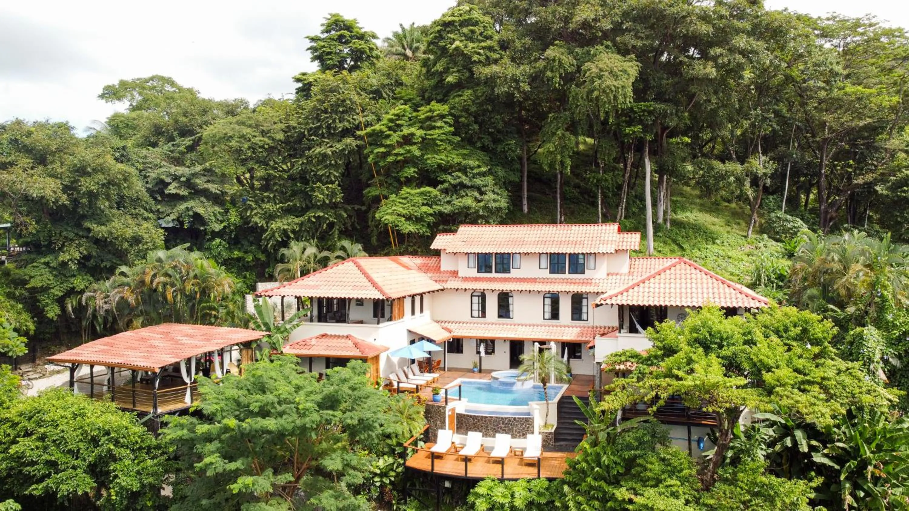 Property building in Casa Marbella