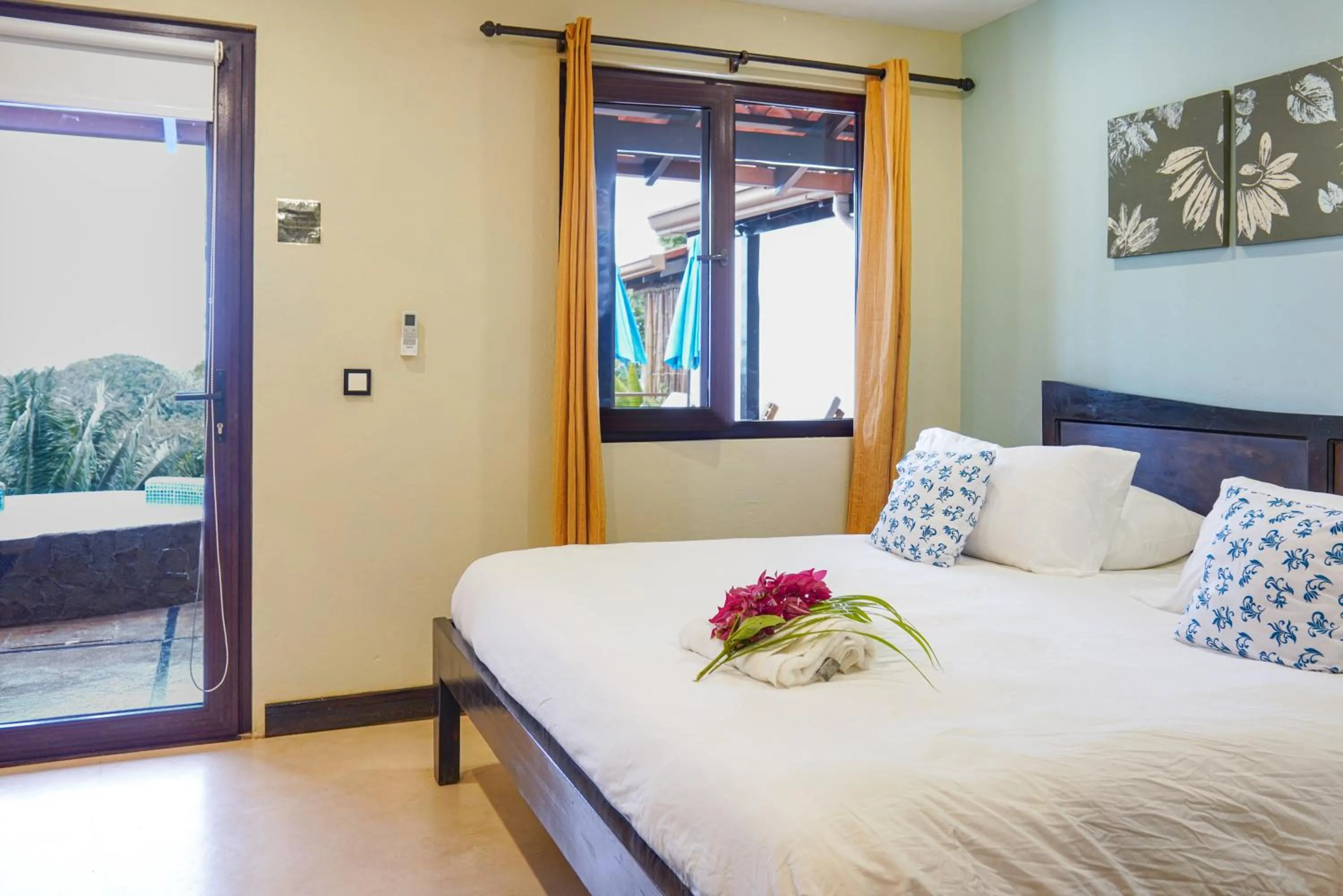 Bedroom, Bed in Casa Marbella