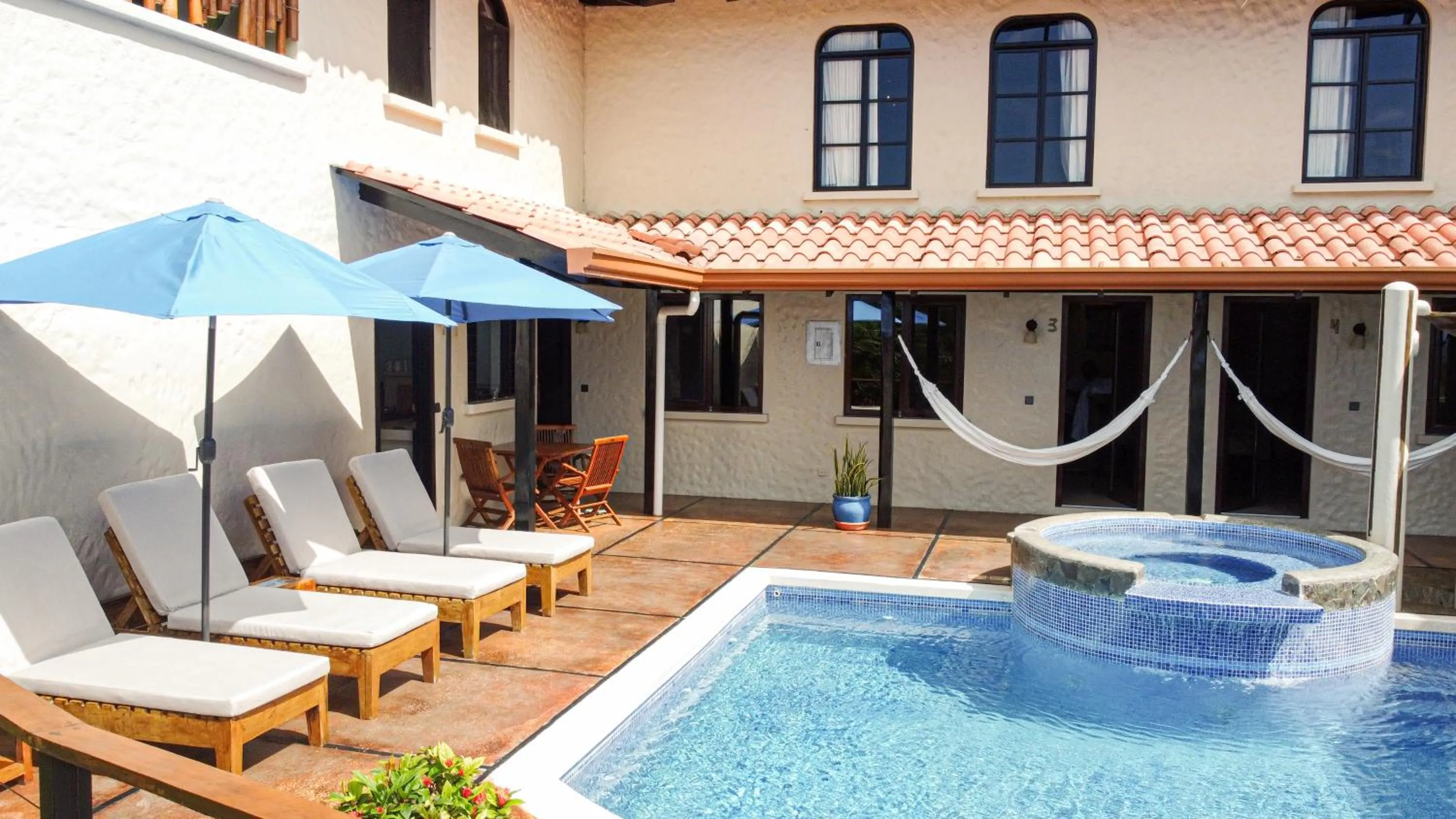 Swimming pool in Casa Marbella