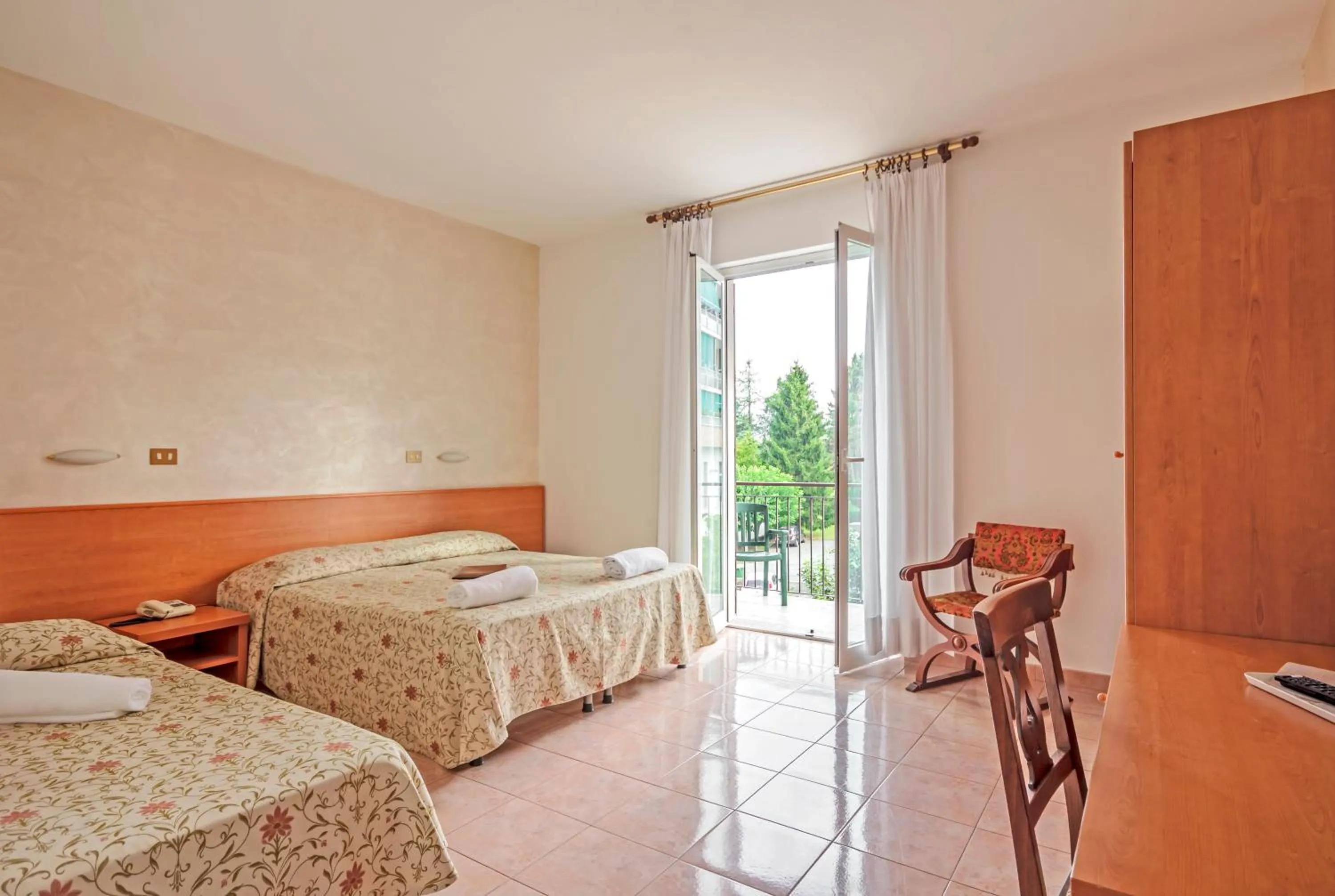 Photo of the whole room, Bed in Albergo Rondò