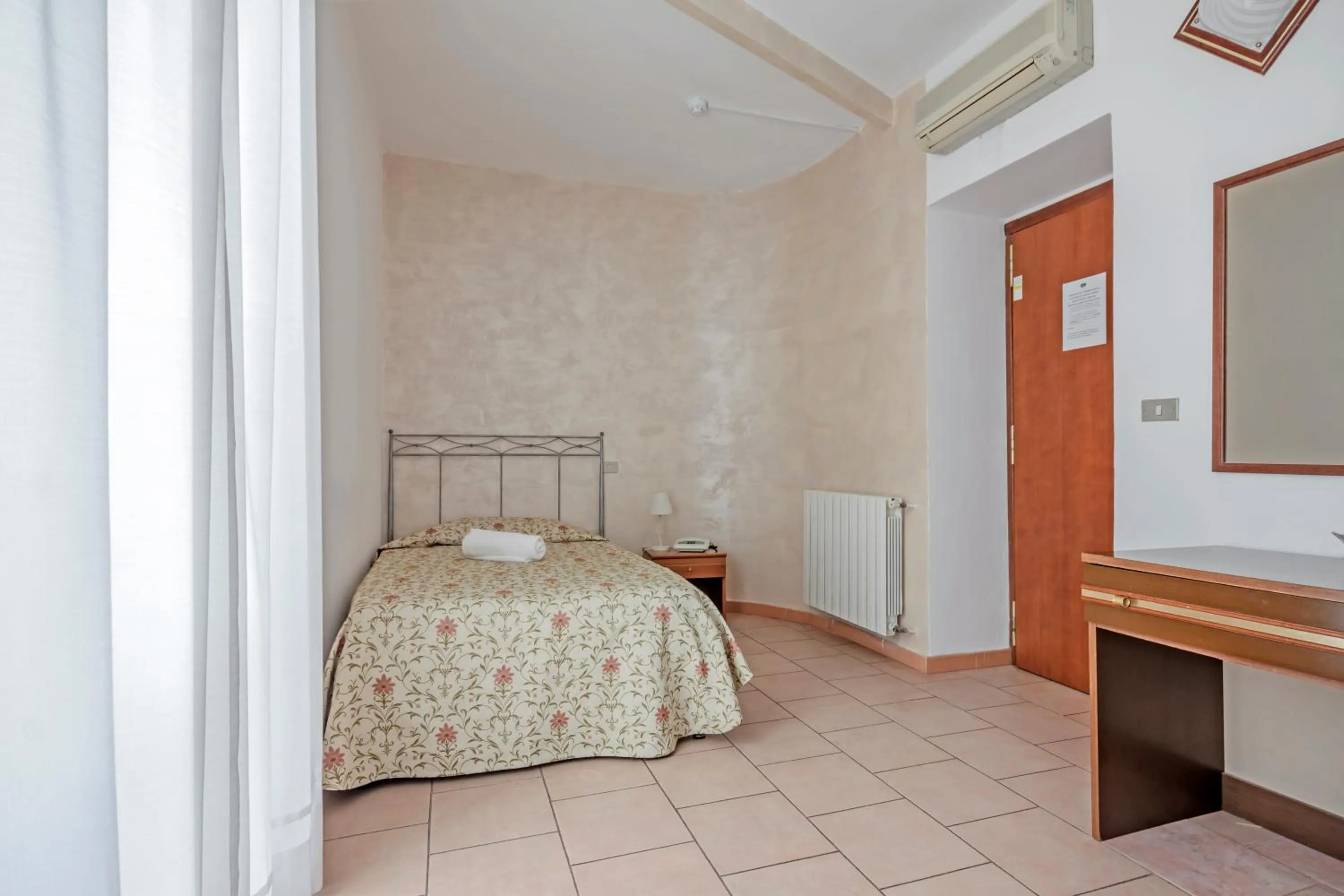 Photo of the whole room, Bed in Albergo Rondò