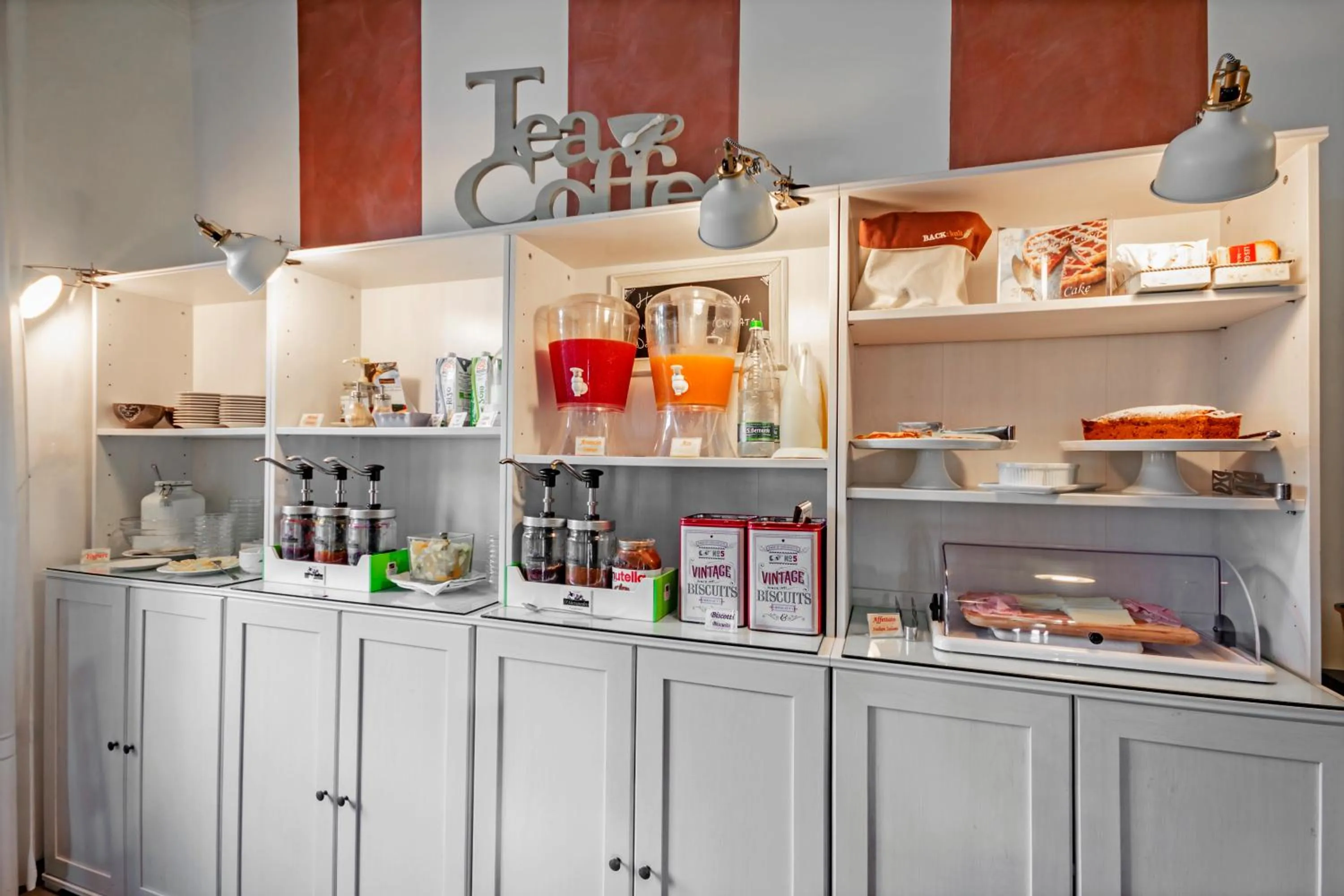 Buffet breakfast in Albergo Rondò