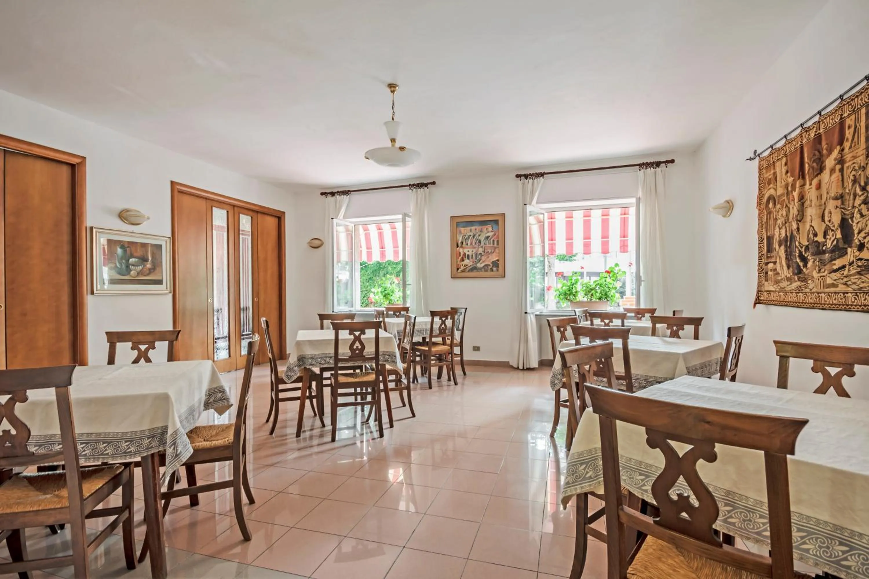 Communal lounge/ TV room in Albergo Rondò
