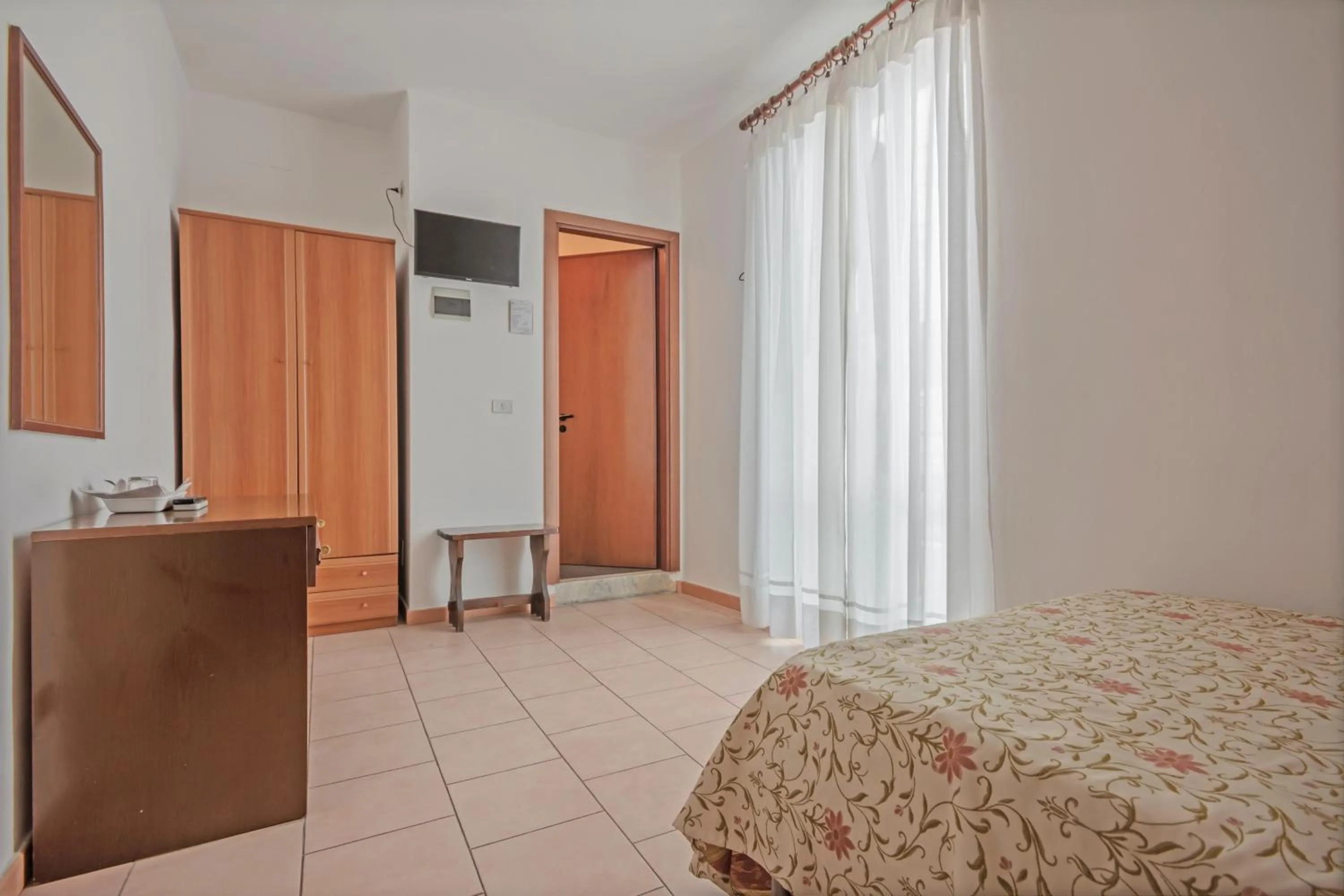 Photo of the whole room, Bed in Albergo Rondò