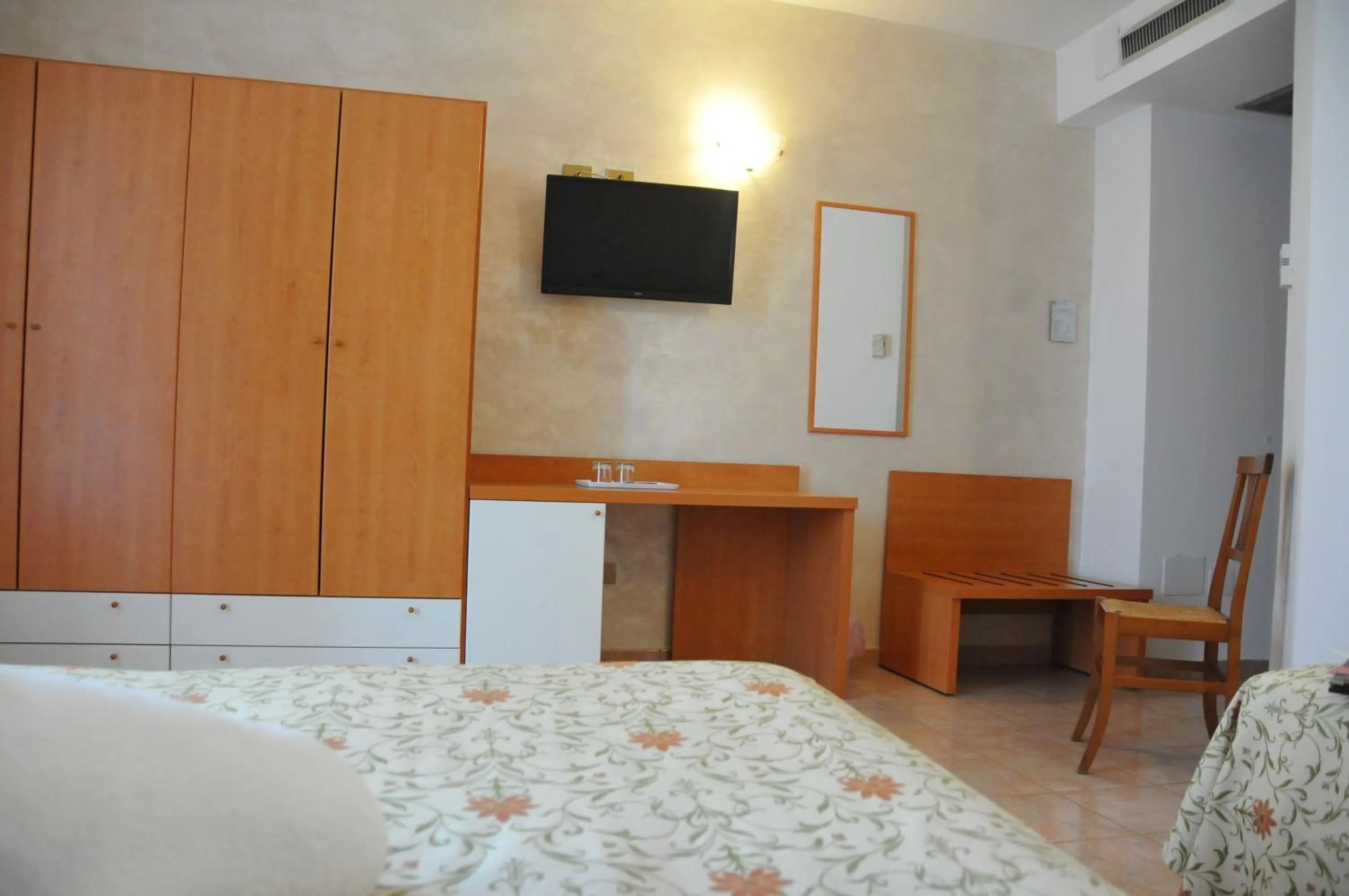 Photo of the whole room, Bed in Albergo Rondò