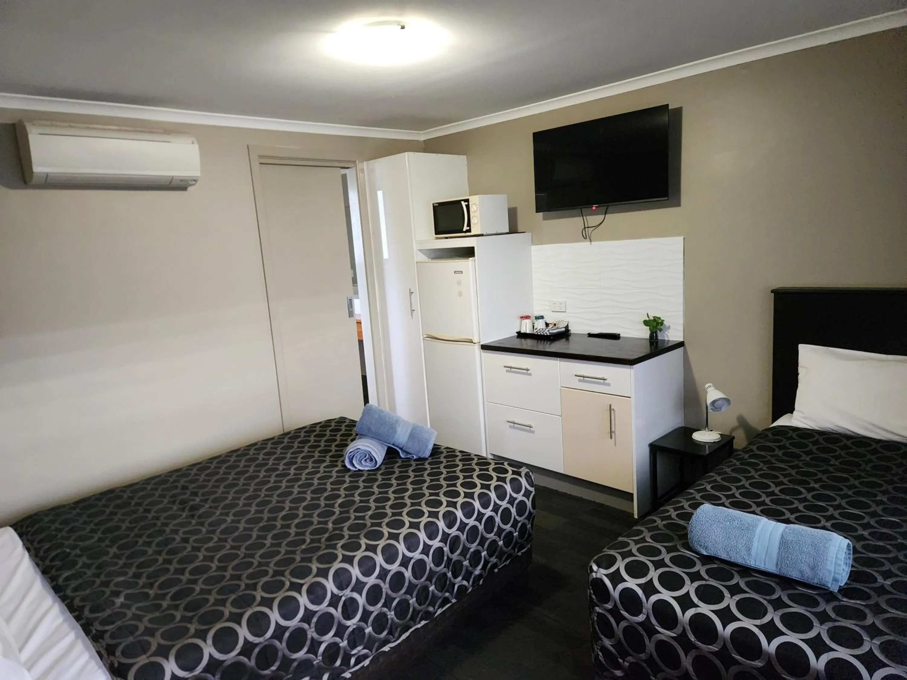 Coffee/tea facilities, Bed in Narrabri Motel and Caravan Park