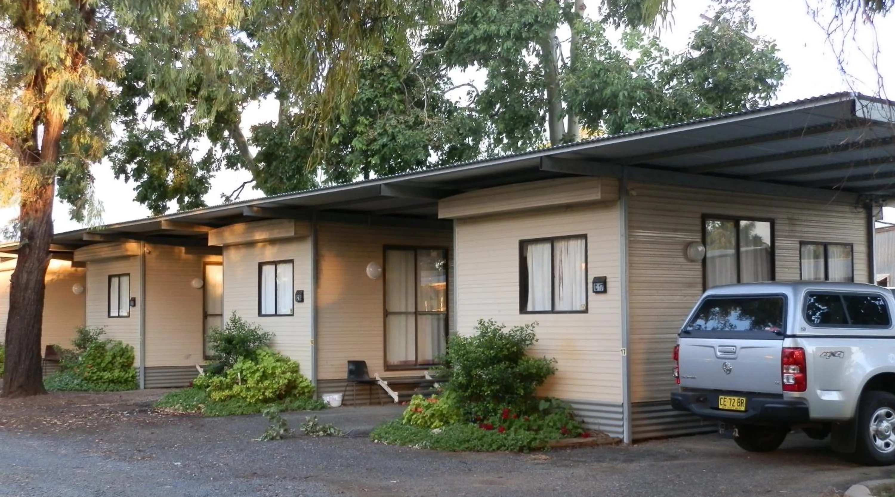 Property building in Narrabri Motel and Caravan Park