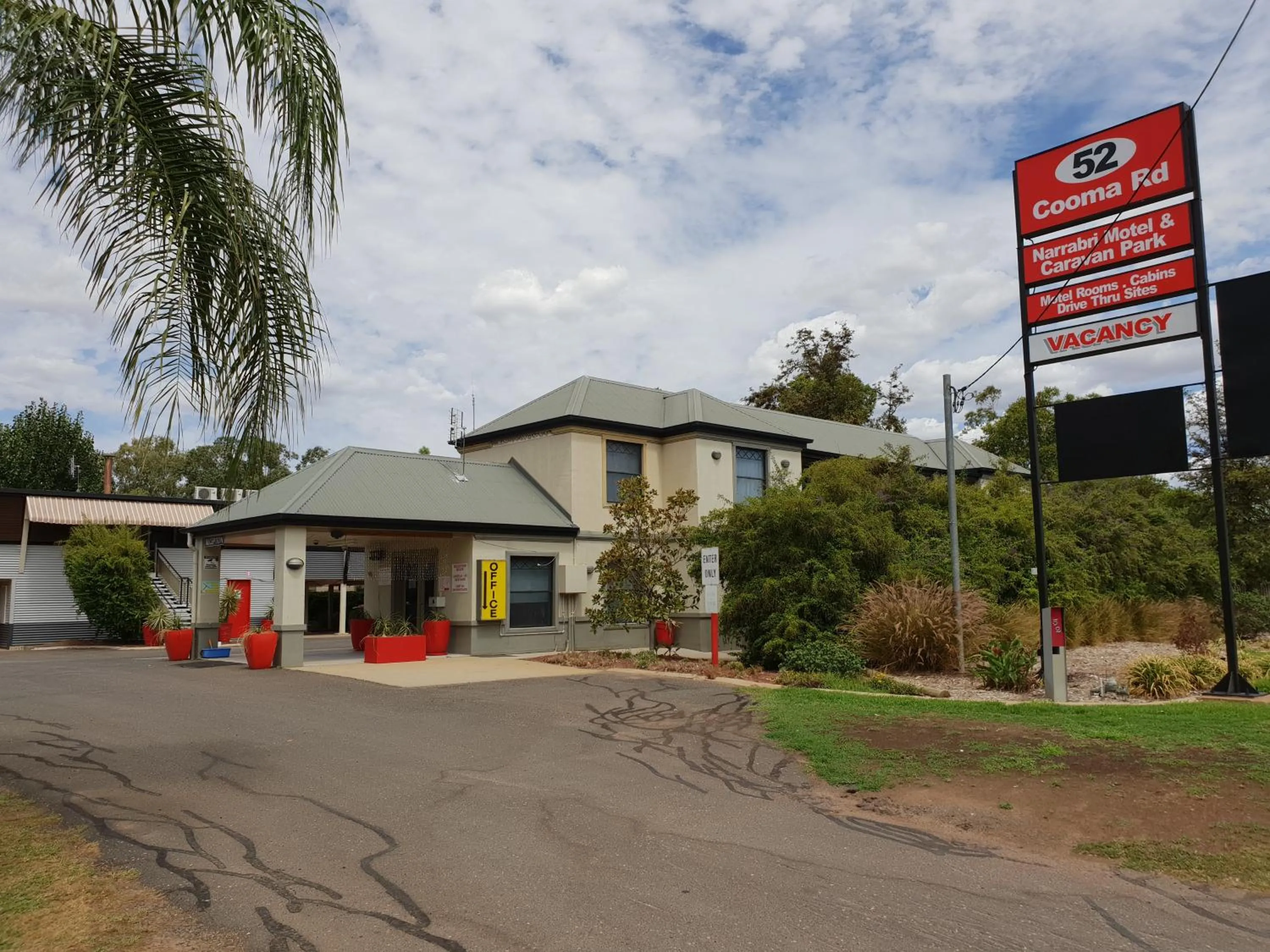 Facade/entrance in Narrabri Motel and Caravan Park