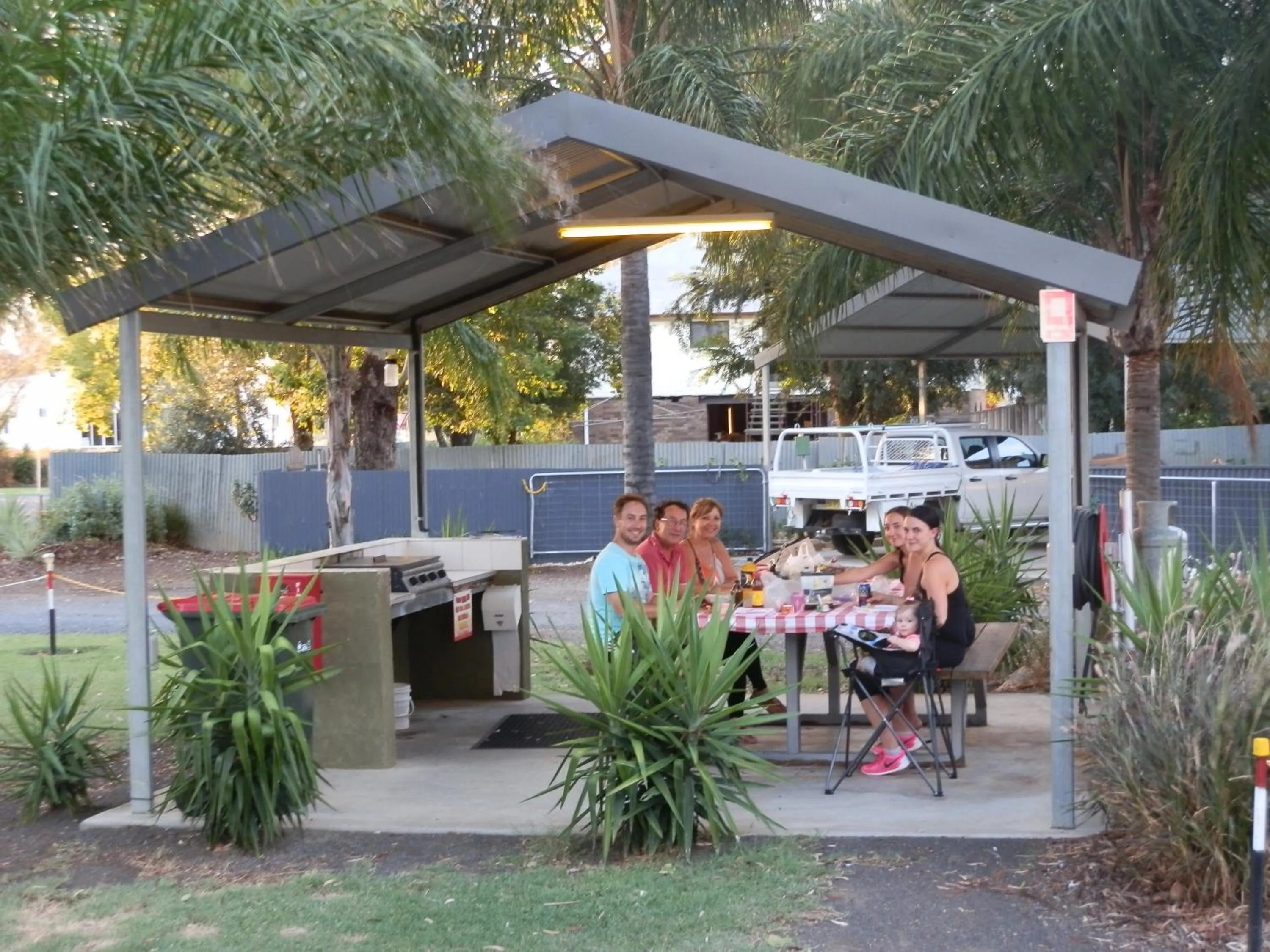 BBQ facilities in Narrabri Motel and Caravan Park