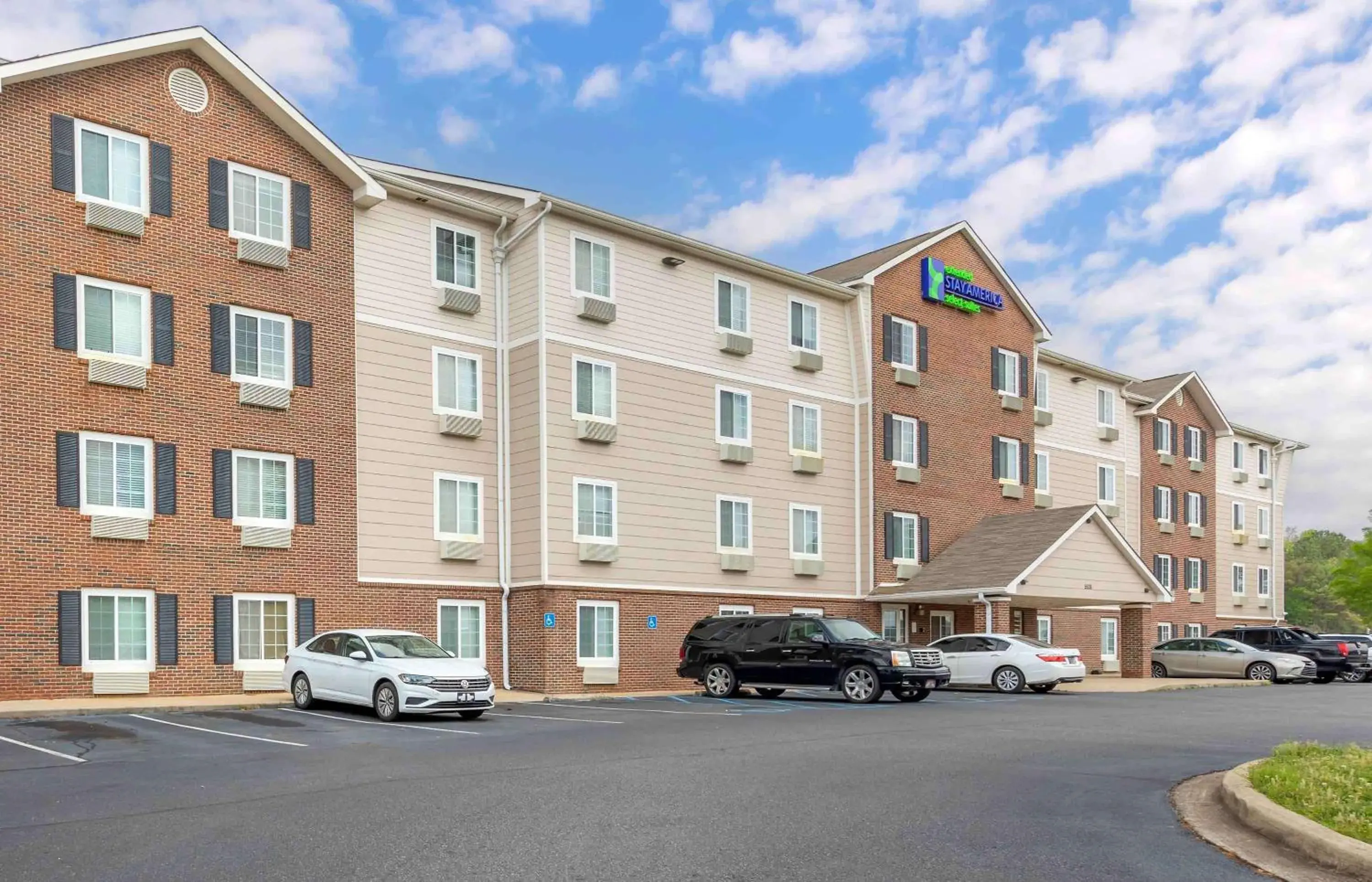Property building in Extended Stay America Select Suites - Birmingham - Bessemer Property building in Extended Stay America Select Suites - Birmingham - Bessemer