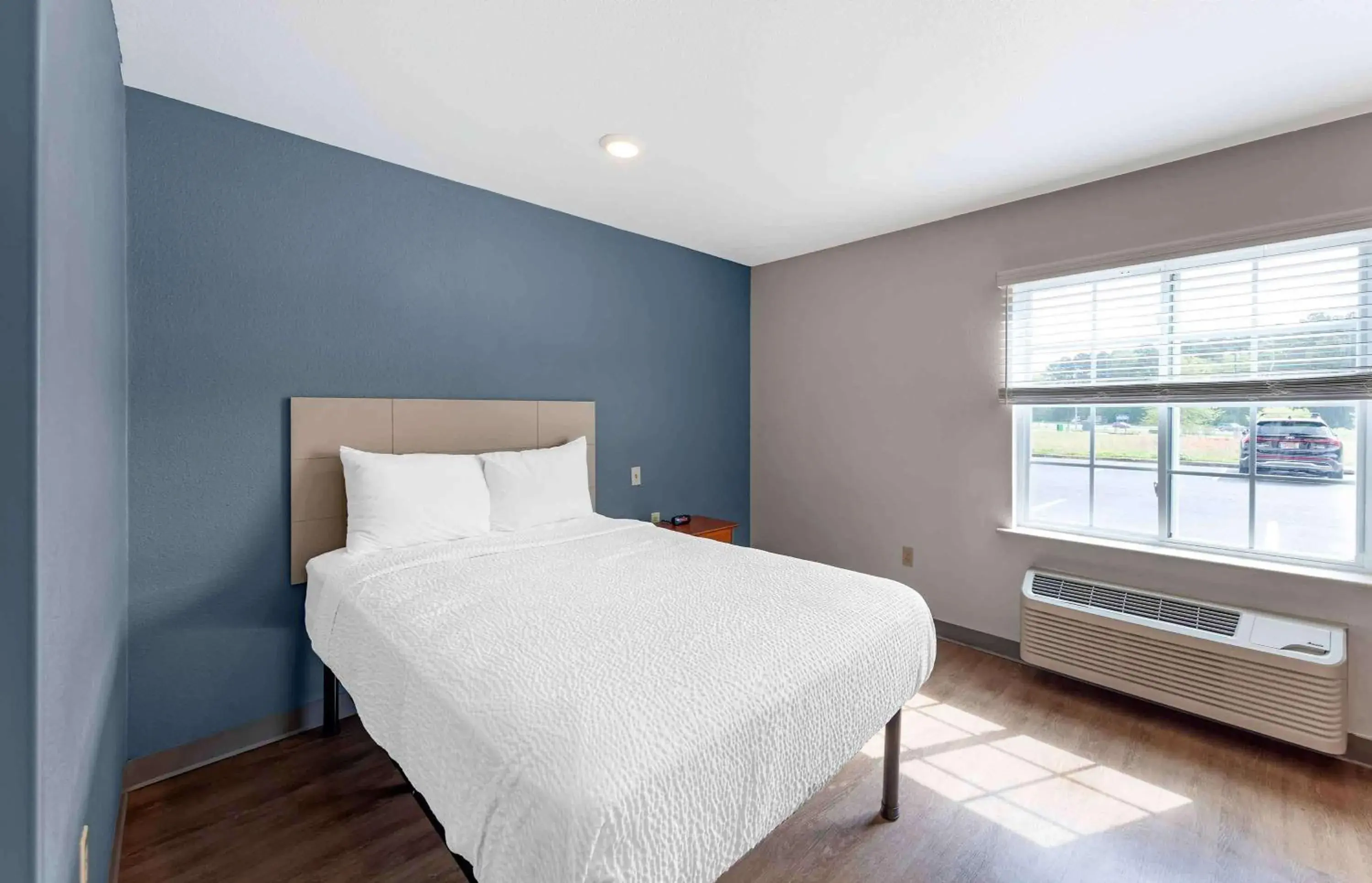 Bedroom, Bed in Extended Stay America Select Suites - Birmingham - Bessemer Bedroom, Bed in Extended Stay America Select Suites - Birmingham - Bessemer