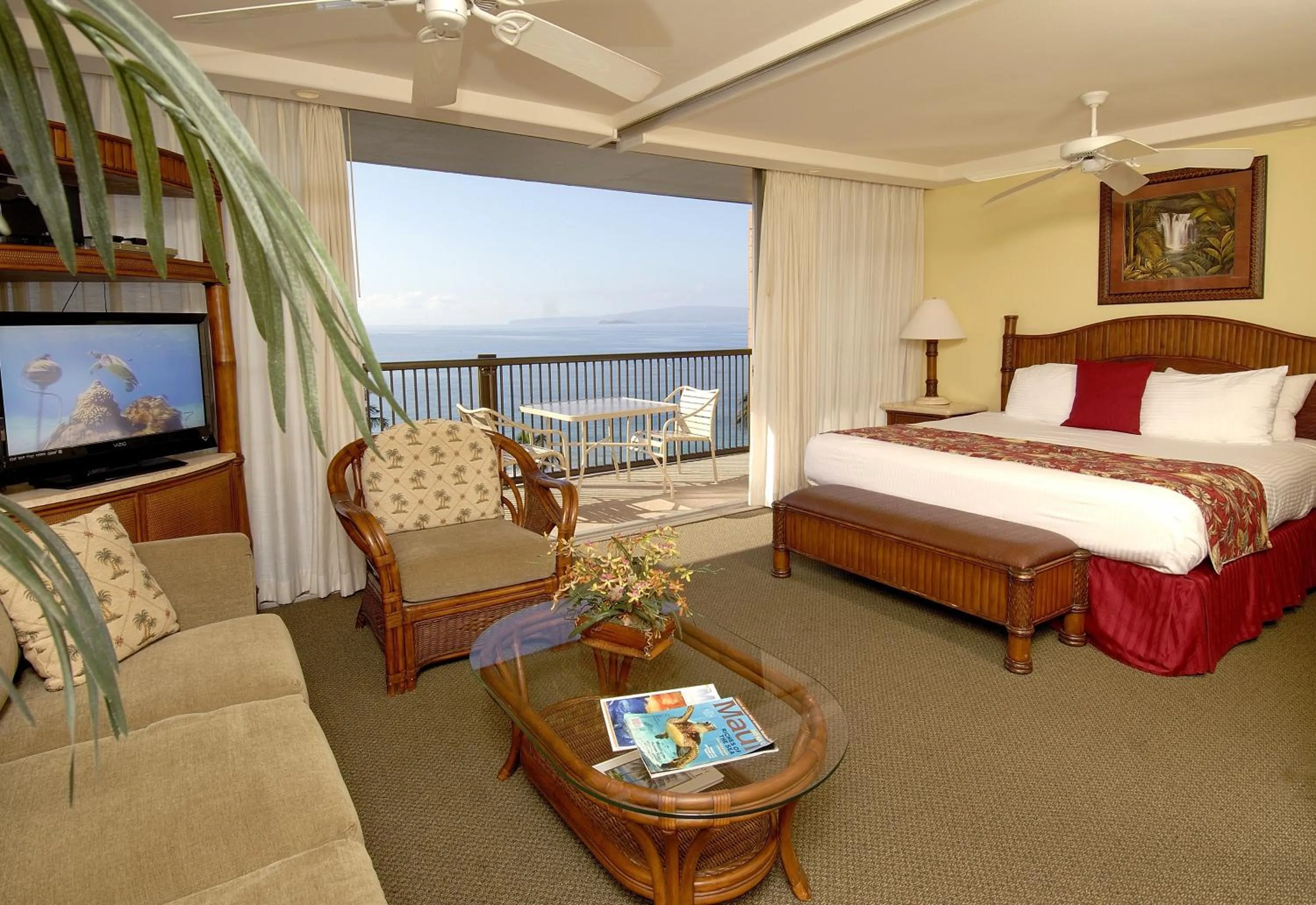 Day, Bed in Mana Kai Maui - Official Onsite Rental Company
