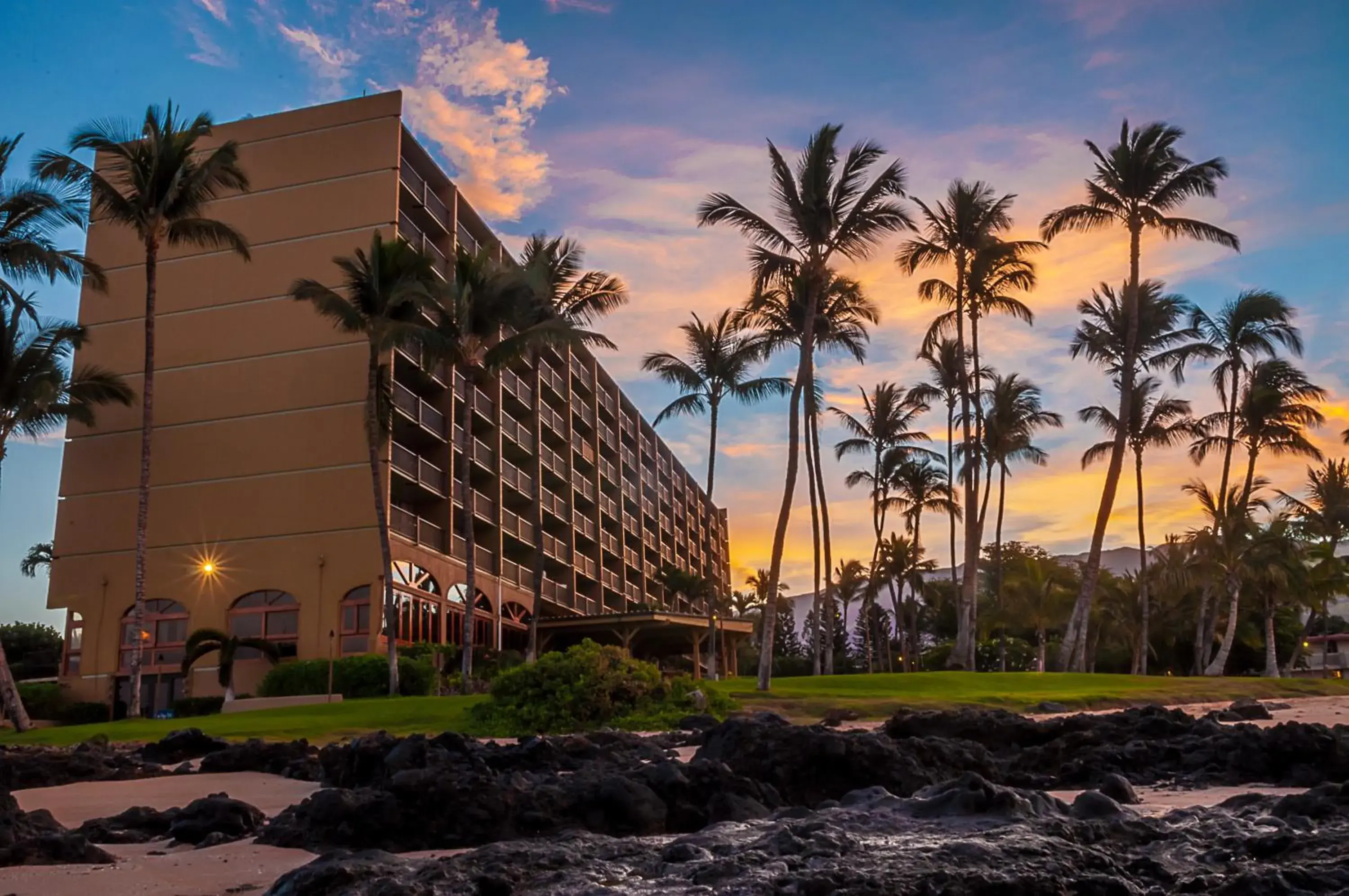 Property building in Mana Kai Maui - Official Onsite Rental Company Property building in Mana Kai Maui - Official Onsite Rental Company