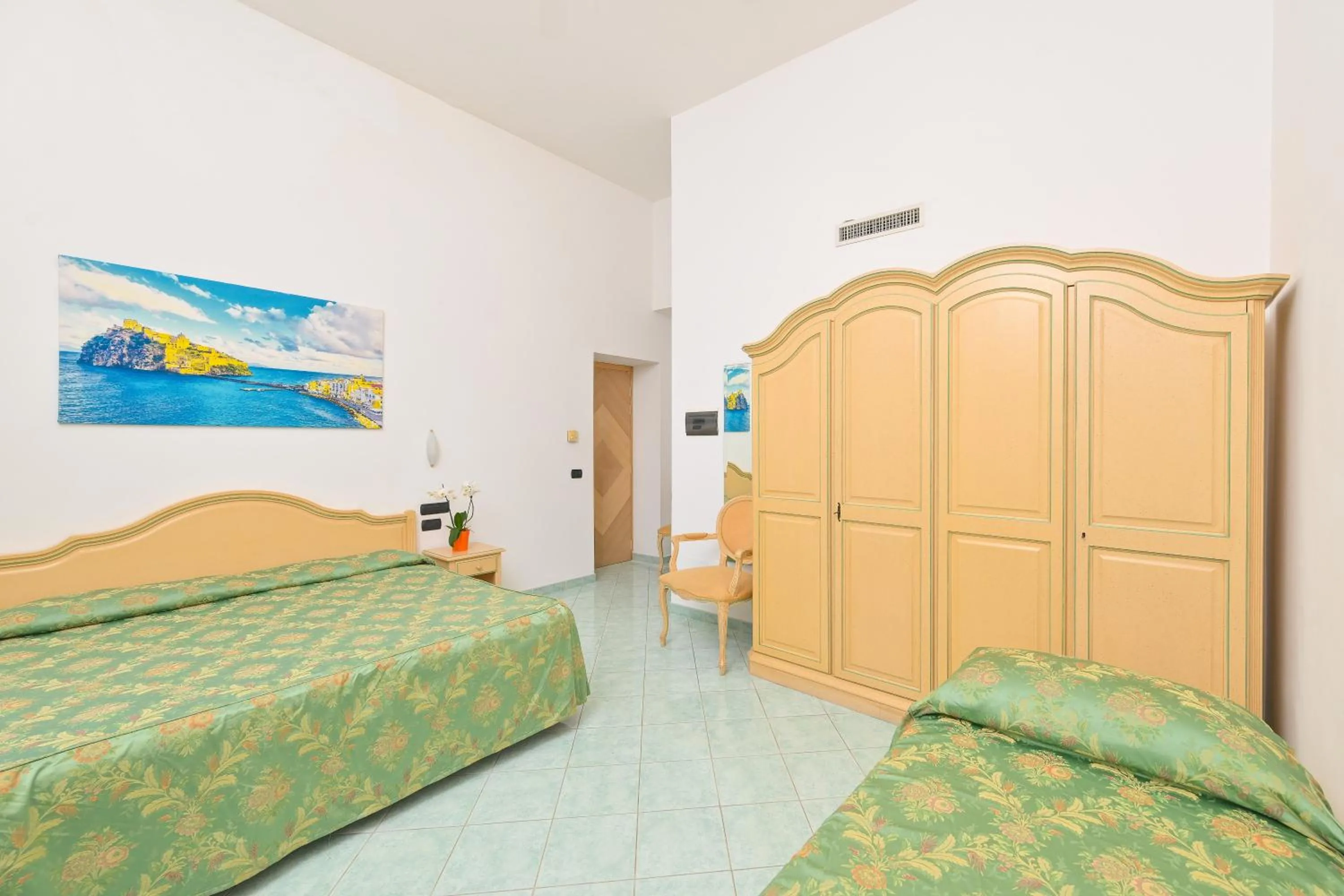 Bed in Hotel Villa Paradiso