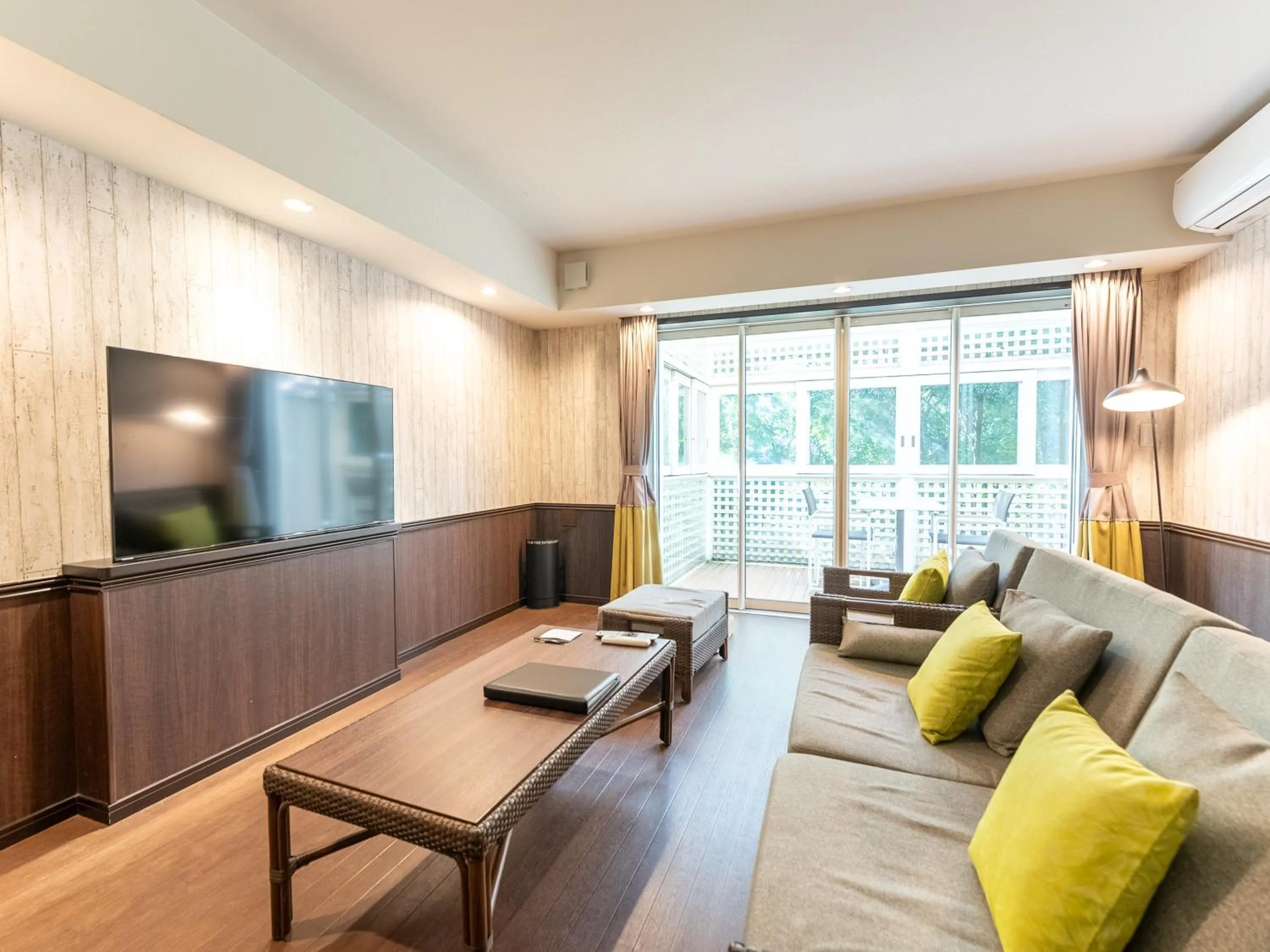 Photo of the whole room in Koyaru-no-sato Doggys Island