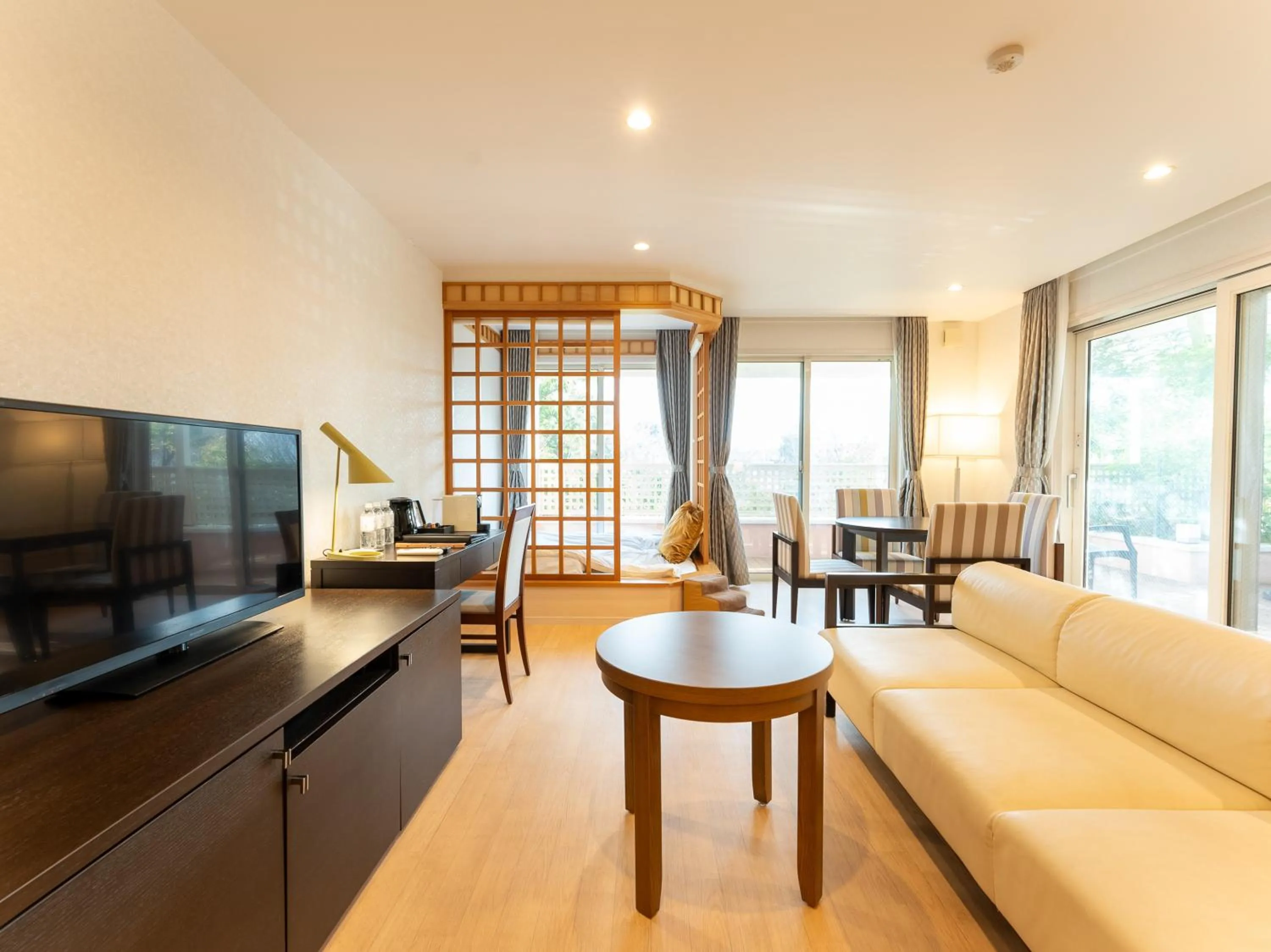 TV and multimedia in Koyaru-no-sato Doggys Island