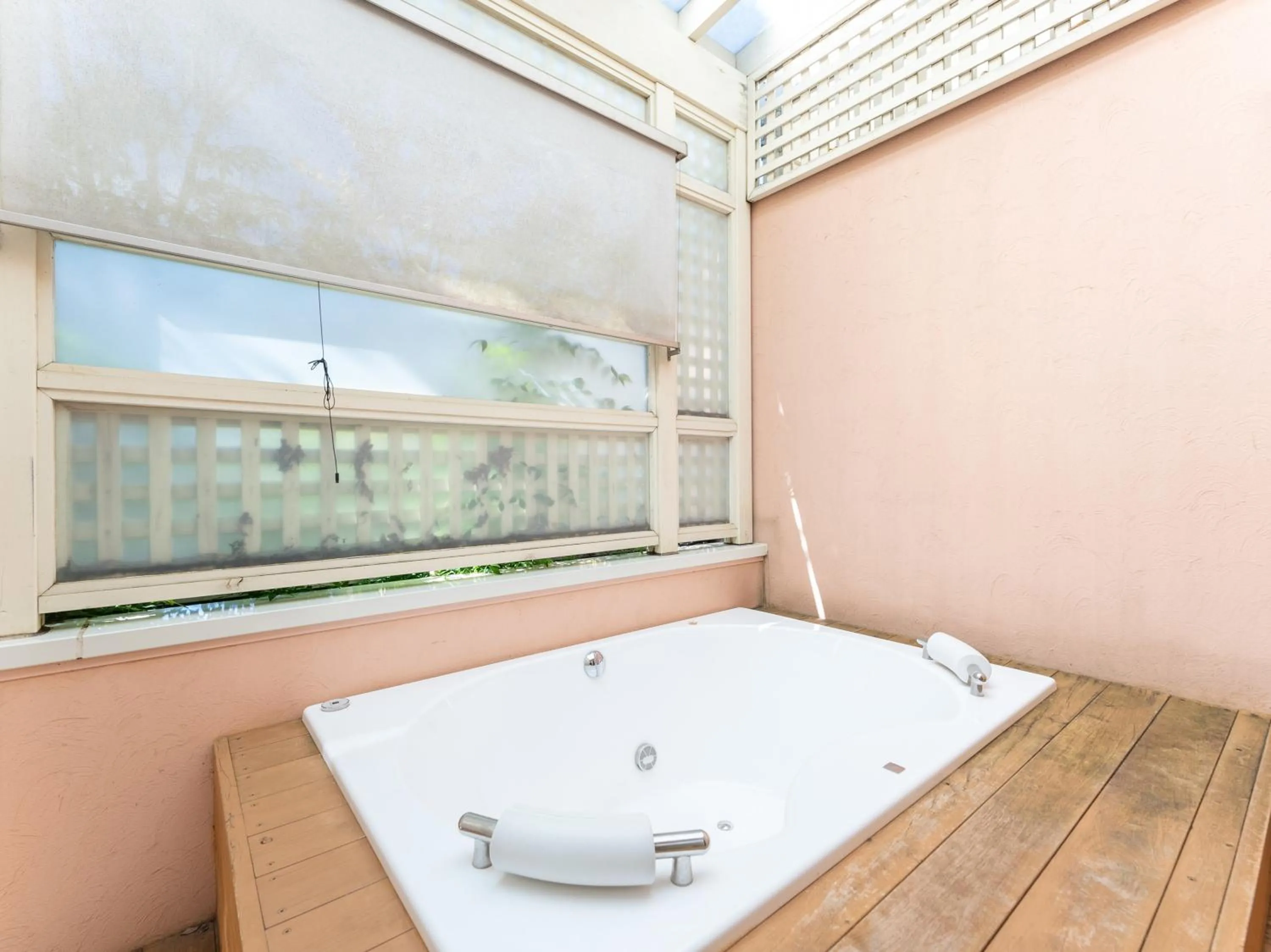 Bath in Koyaru-no-sato Doggys Island