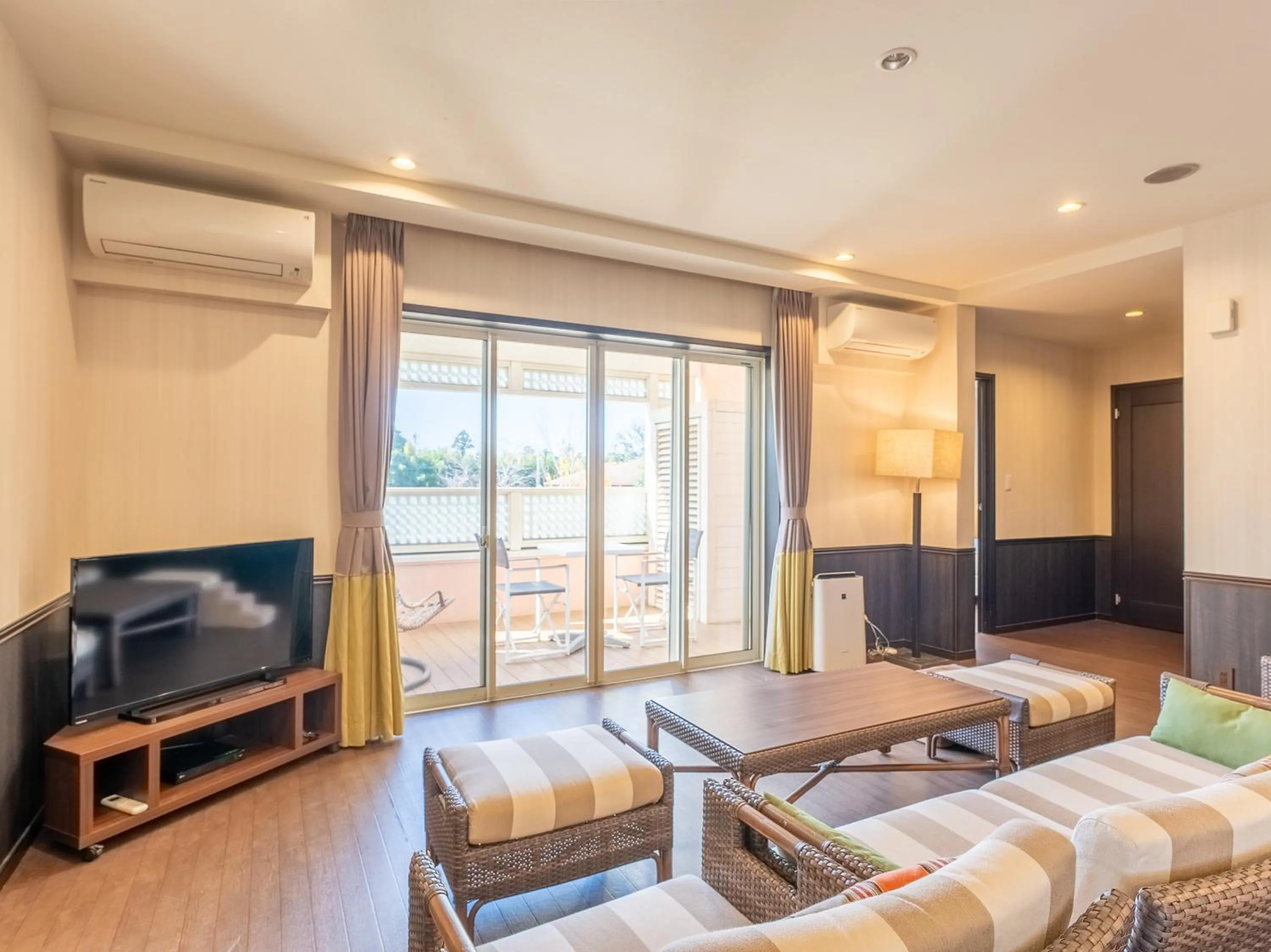 TV and multimedia, Bed in Koyaru-no-sato Doggys Island