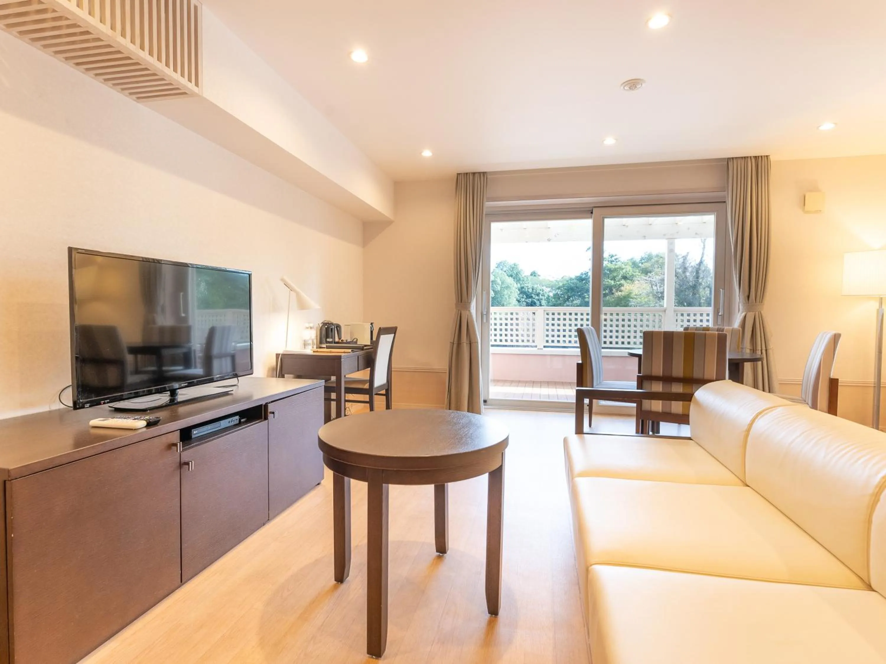 Photo of the whole room in Koyaru-no-sato Doggys Island