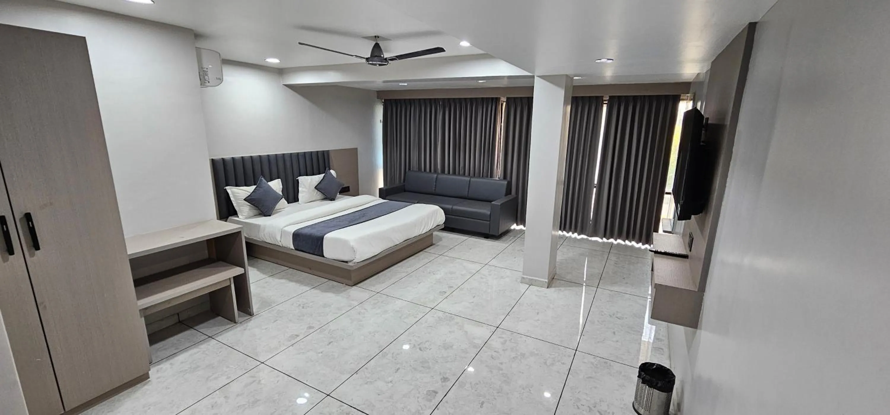 R K Villa HOTEL