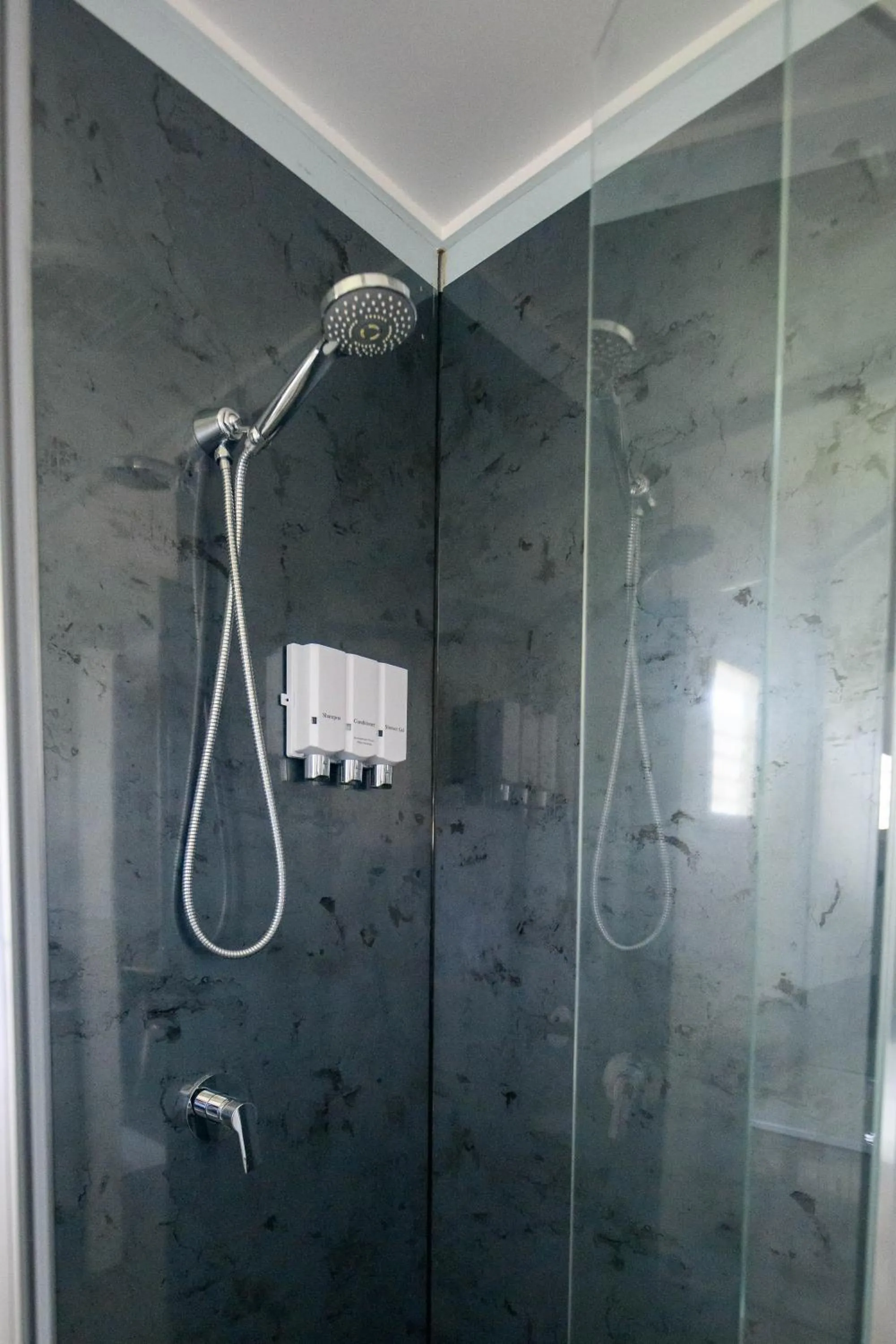 Bathroom in Y Motels Kingaroy