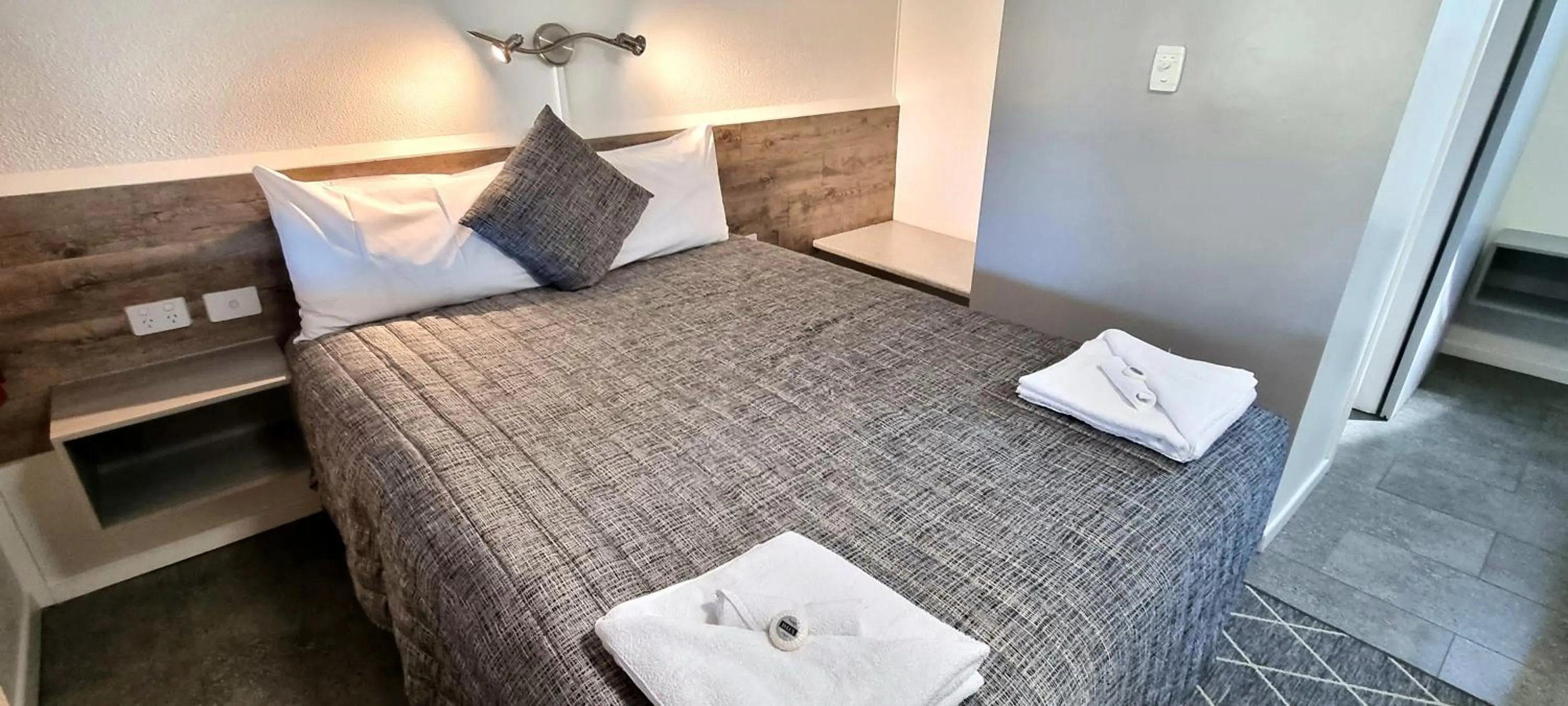 Bed in Y Motels Kingaroy