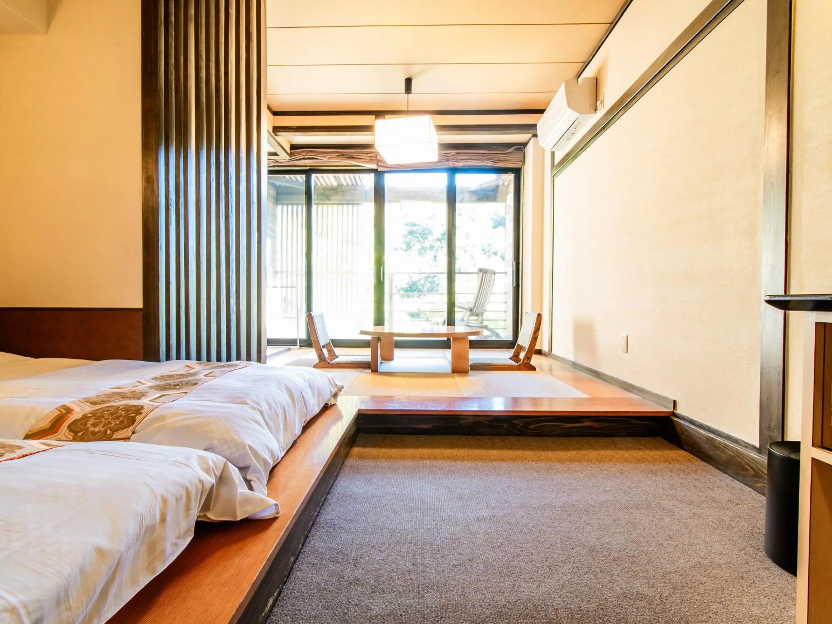 Photo of the whole room, Bed in Kirishima Momijidani Seiryuso