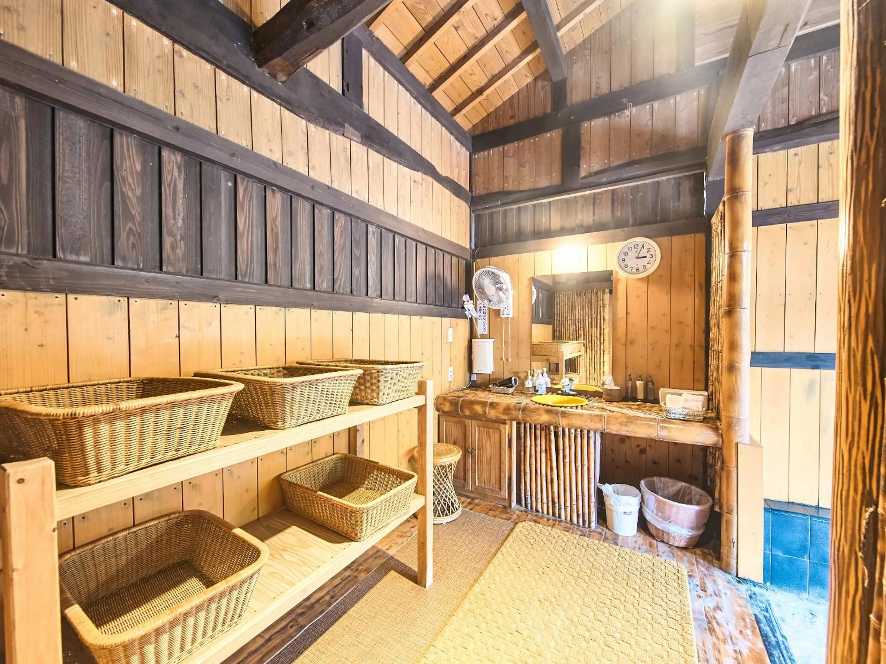 Family in Kirishima Momijidani Seiryuso