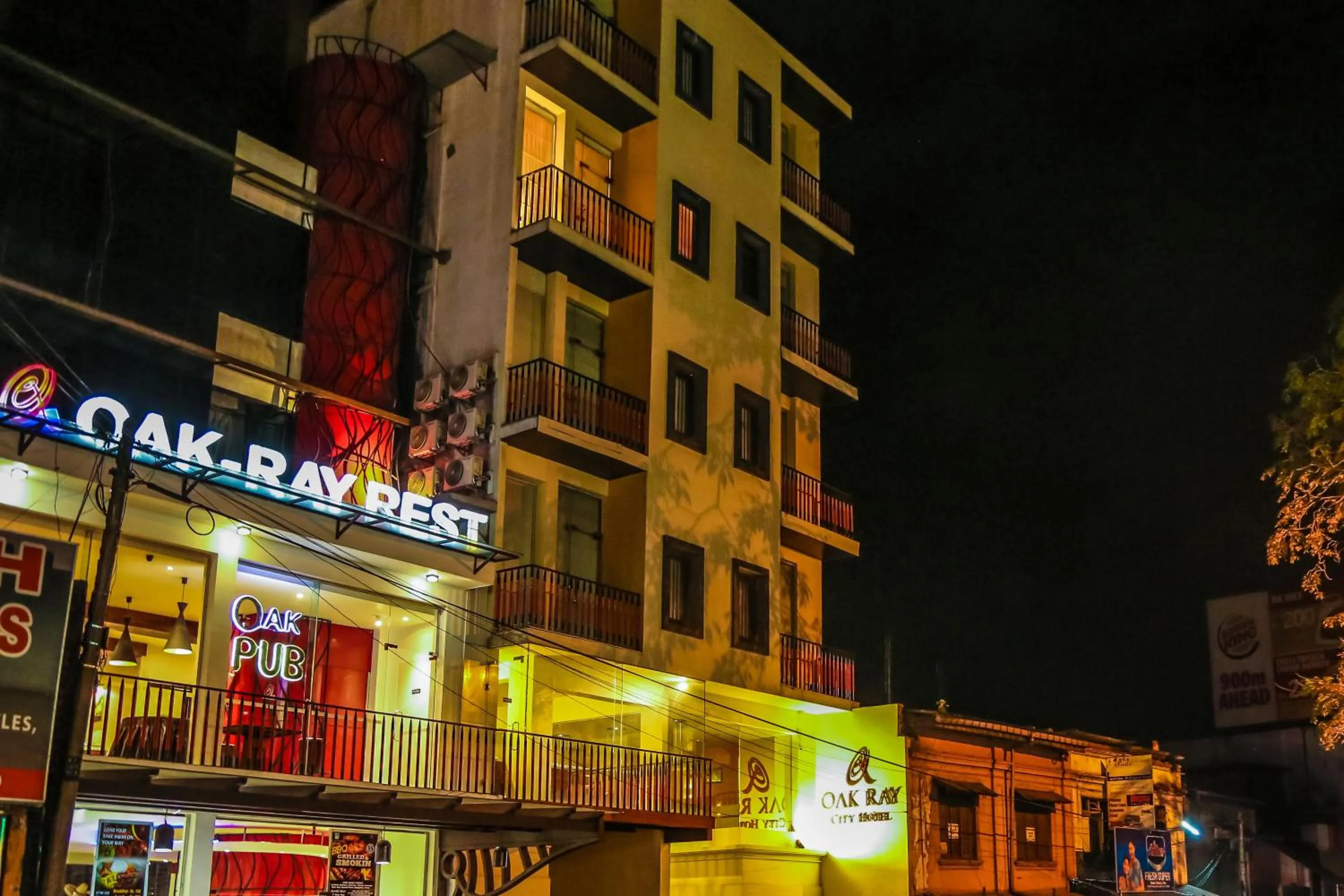 Property building in Oak Ray City Hotel