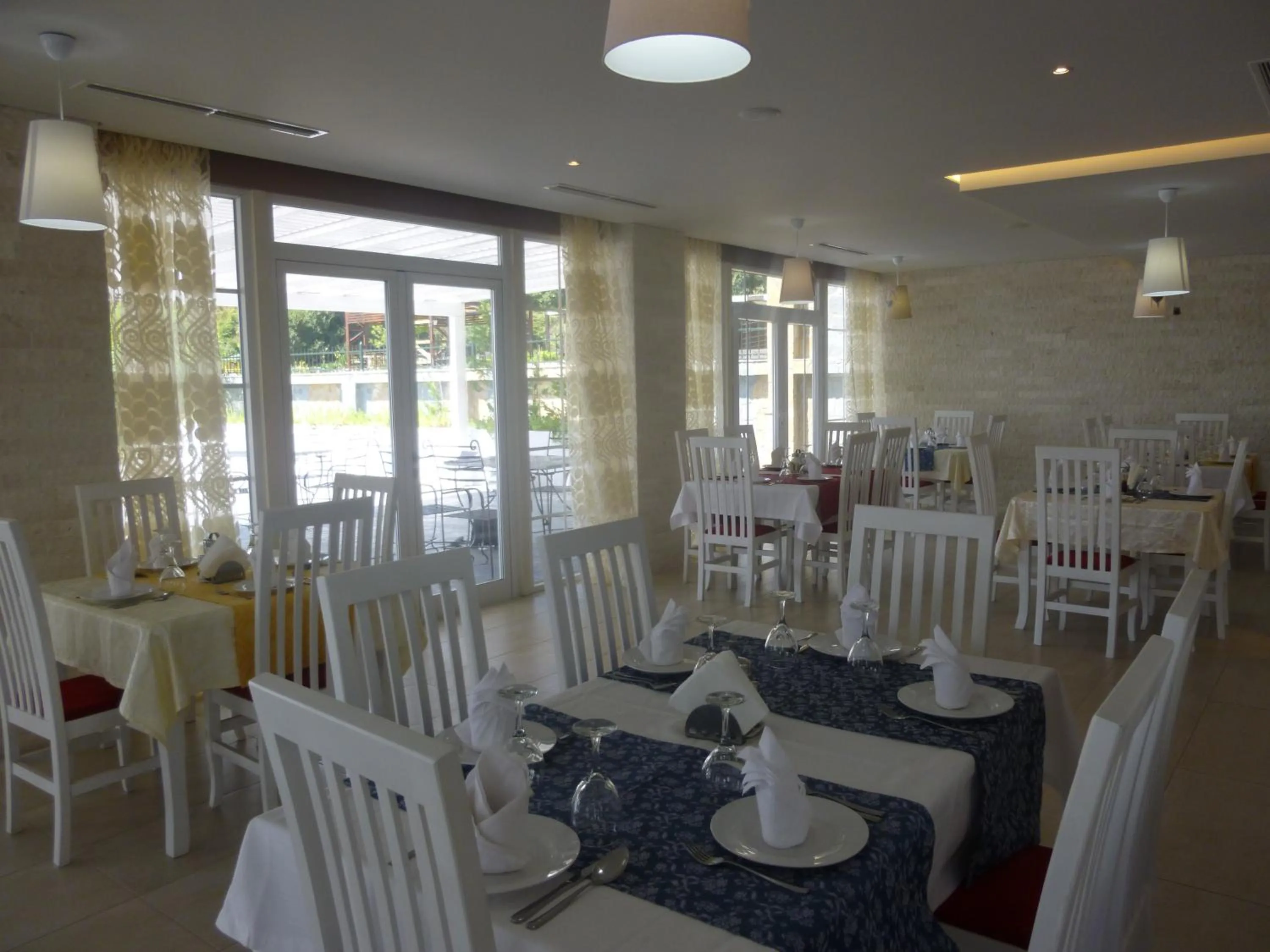 Restaurant/places to eat in Villamaria Hotel