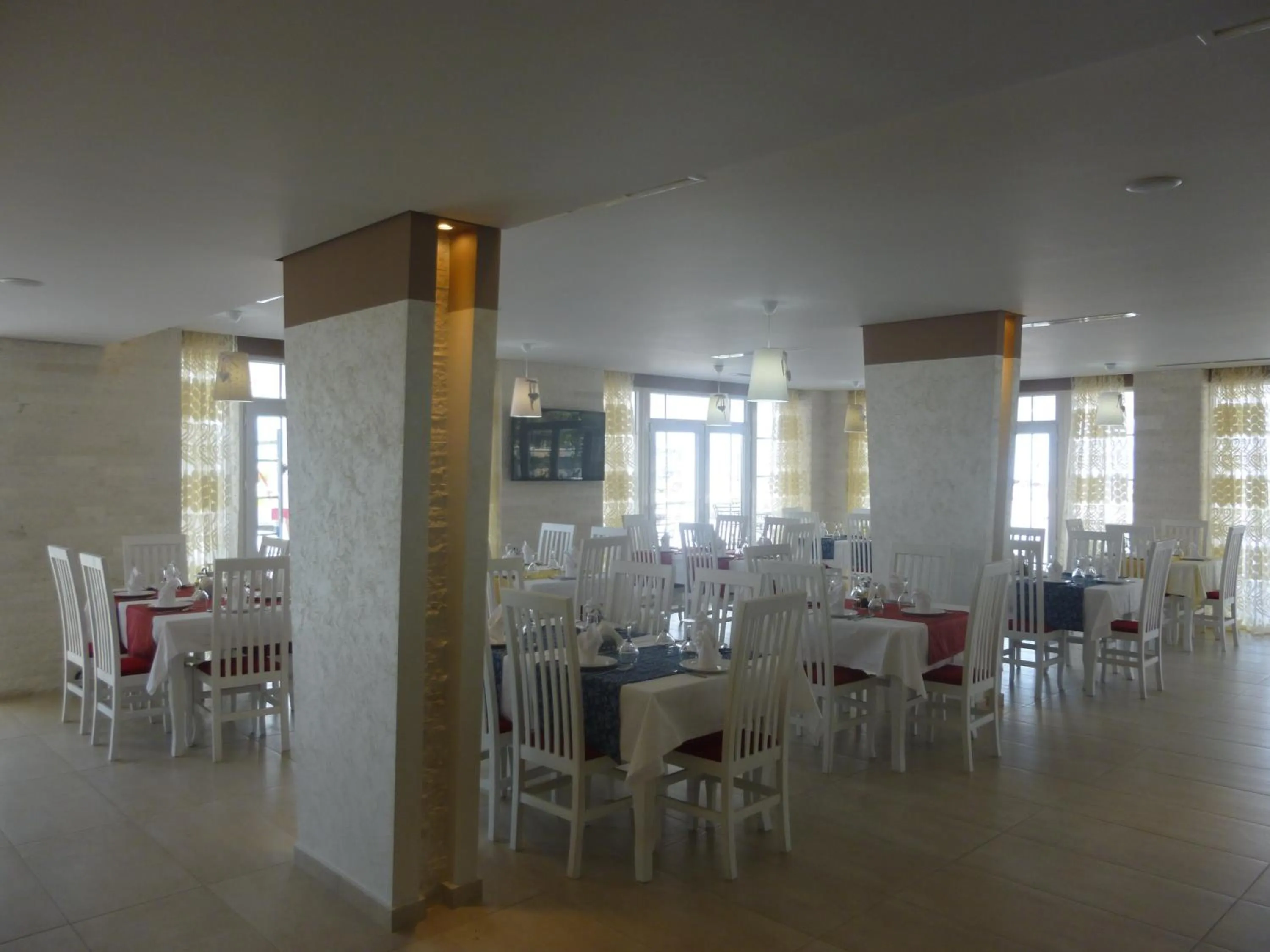 Restaurant/places to eat in Villamaria Hotel
