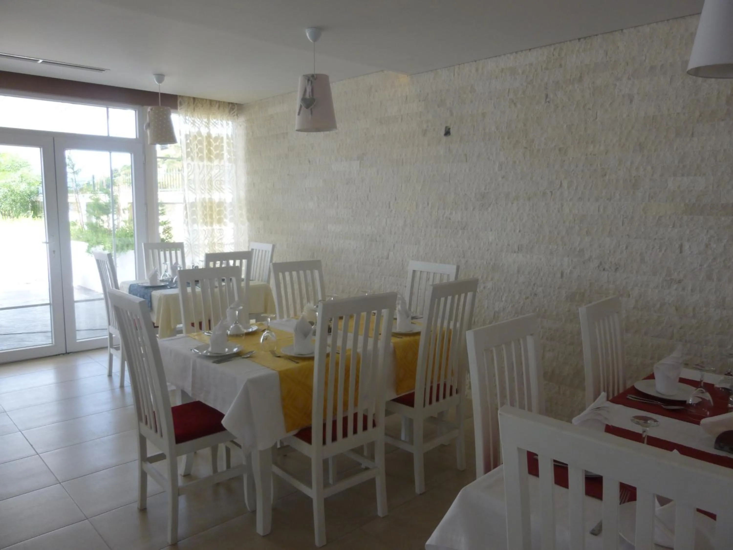 Restaurant/places to eat in Villamaria Hotel