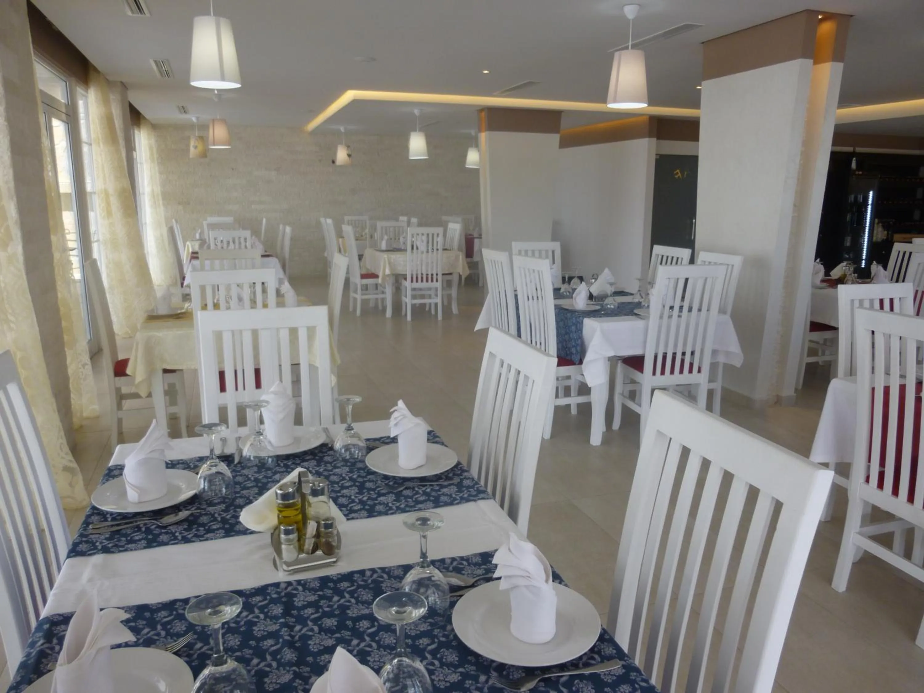Restaurant/places to eat in Villamaria Hotel