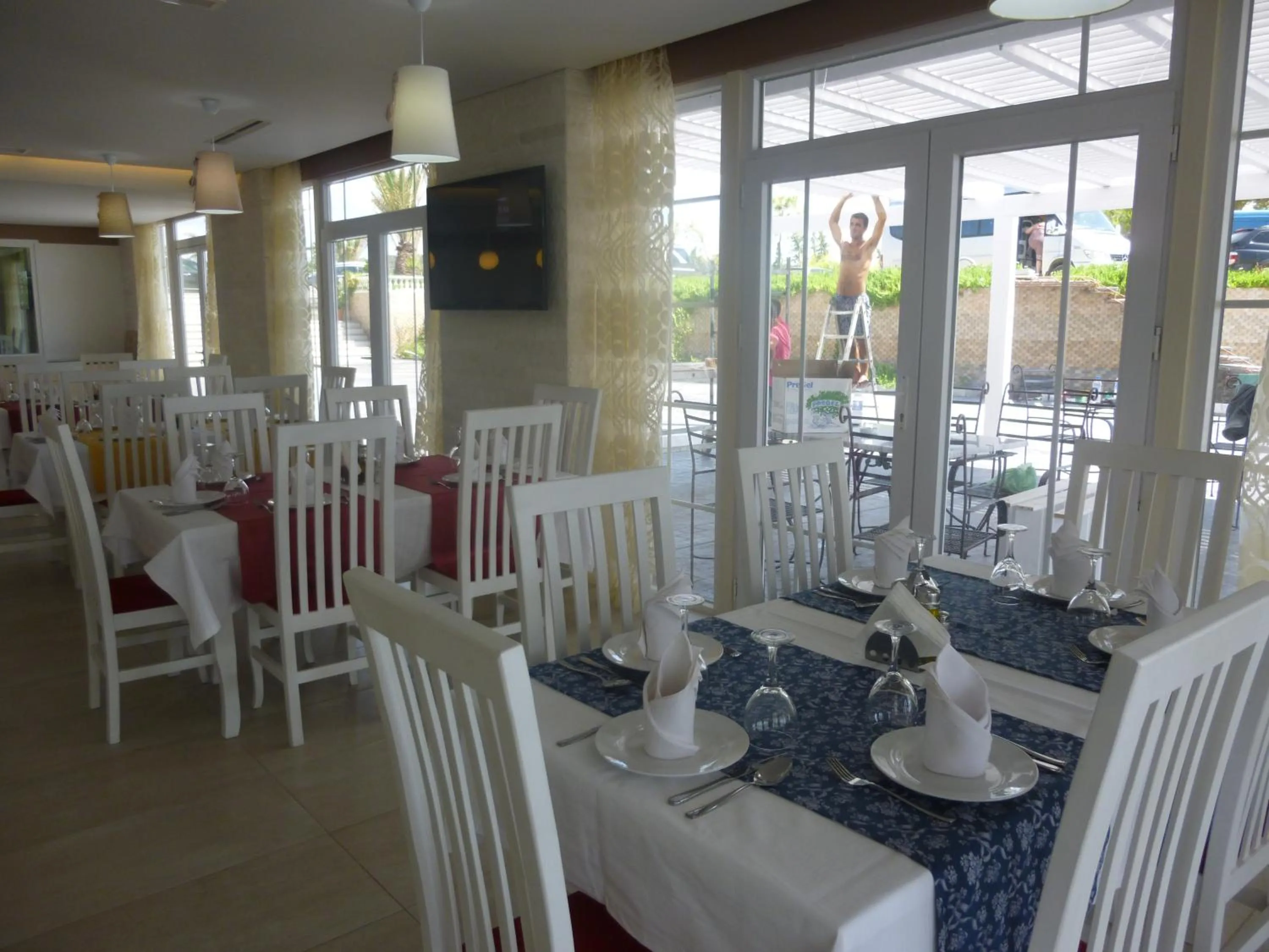 Restaurant/places to eat in Villamaria Hotel