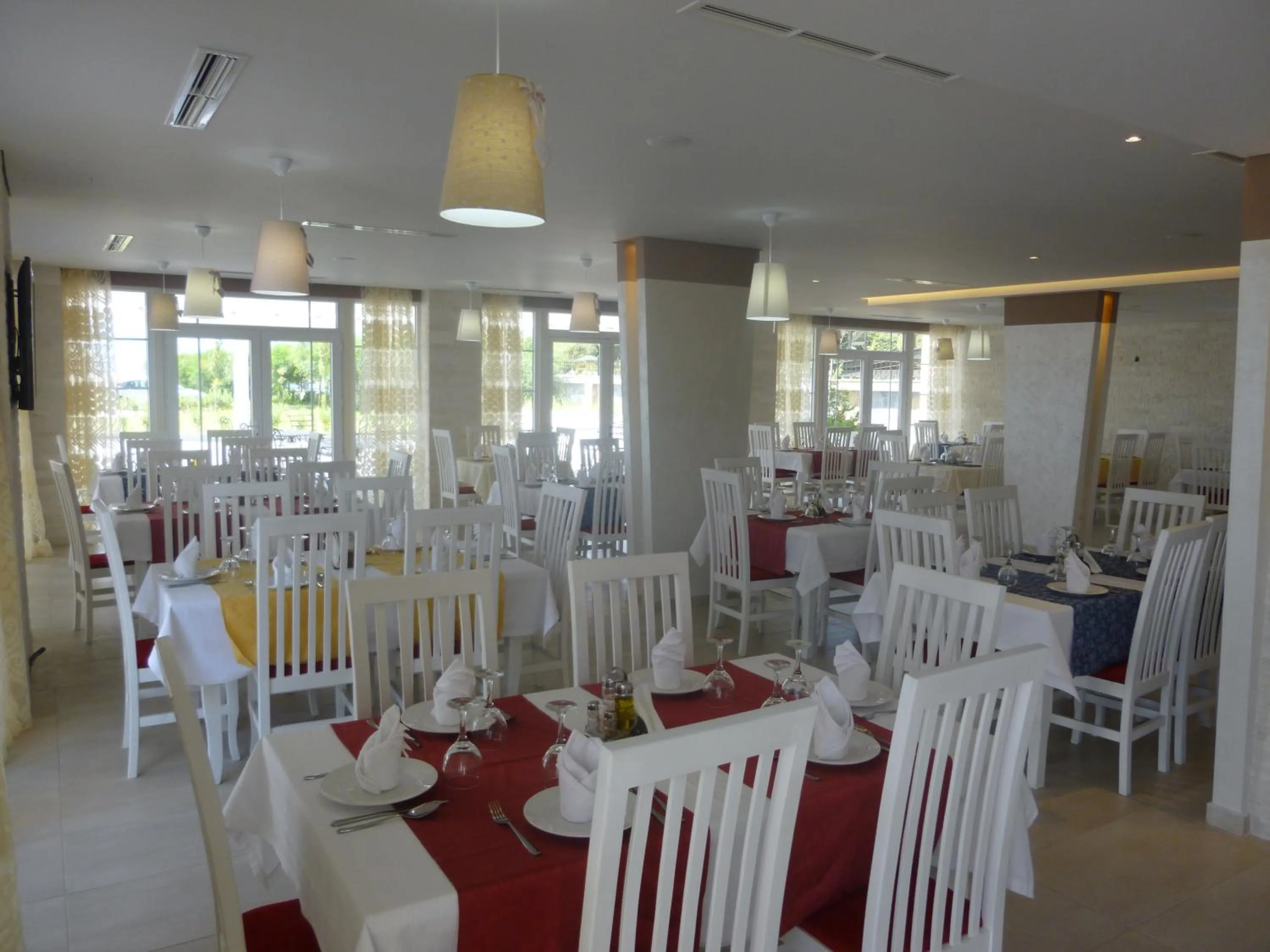 Restaurant/places to eat in Villamaria Hotel