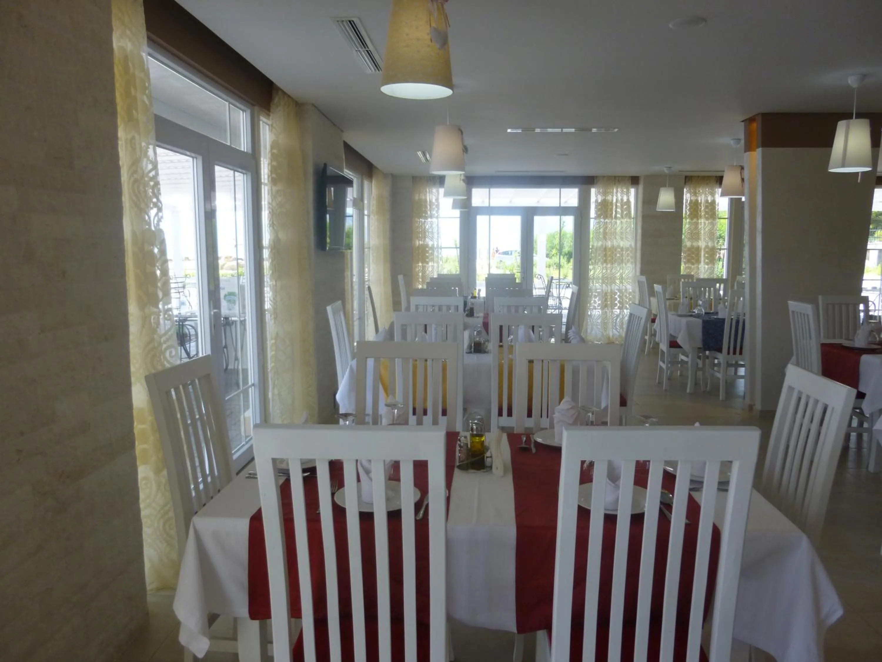 Restaurant/places to eat in Villamaria Hotel