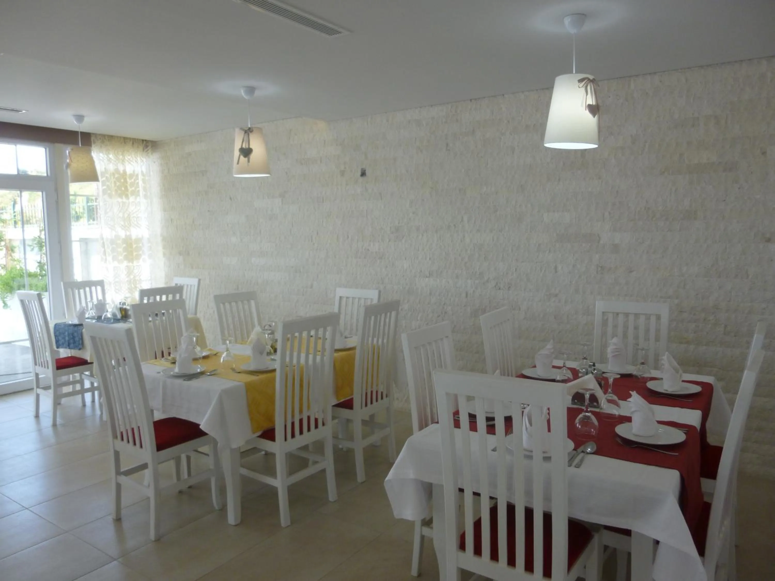 Restaurant/places to eat in Villamaria Hotel