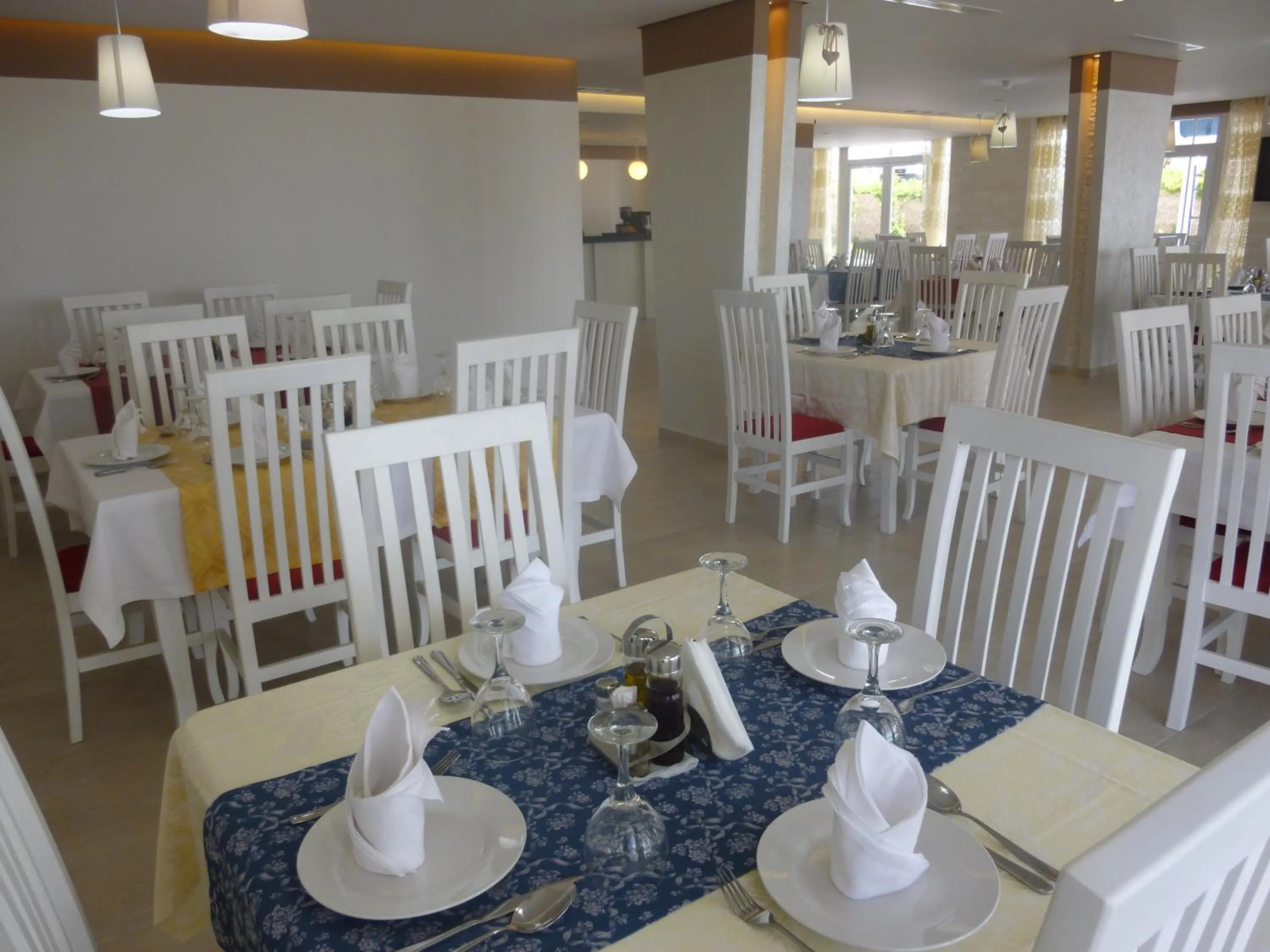 Restaurant/places to eat in Villamaria Hotel