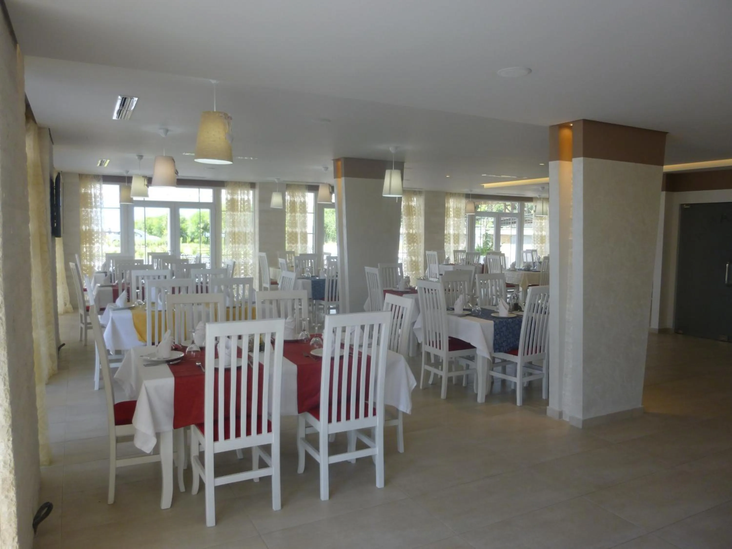Restaurant/places to eat in Villamaria Hotel