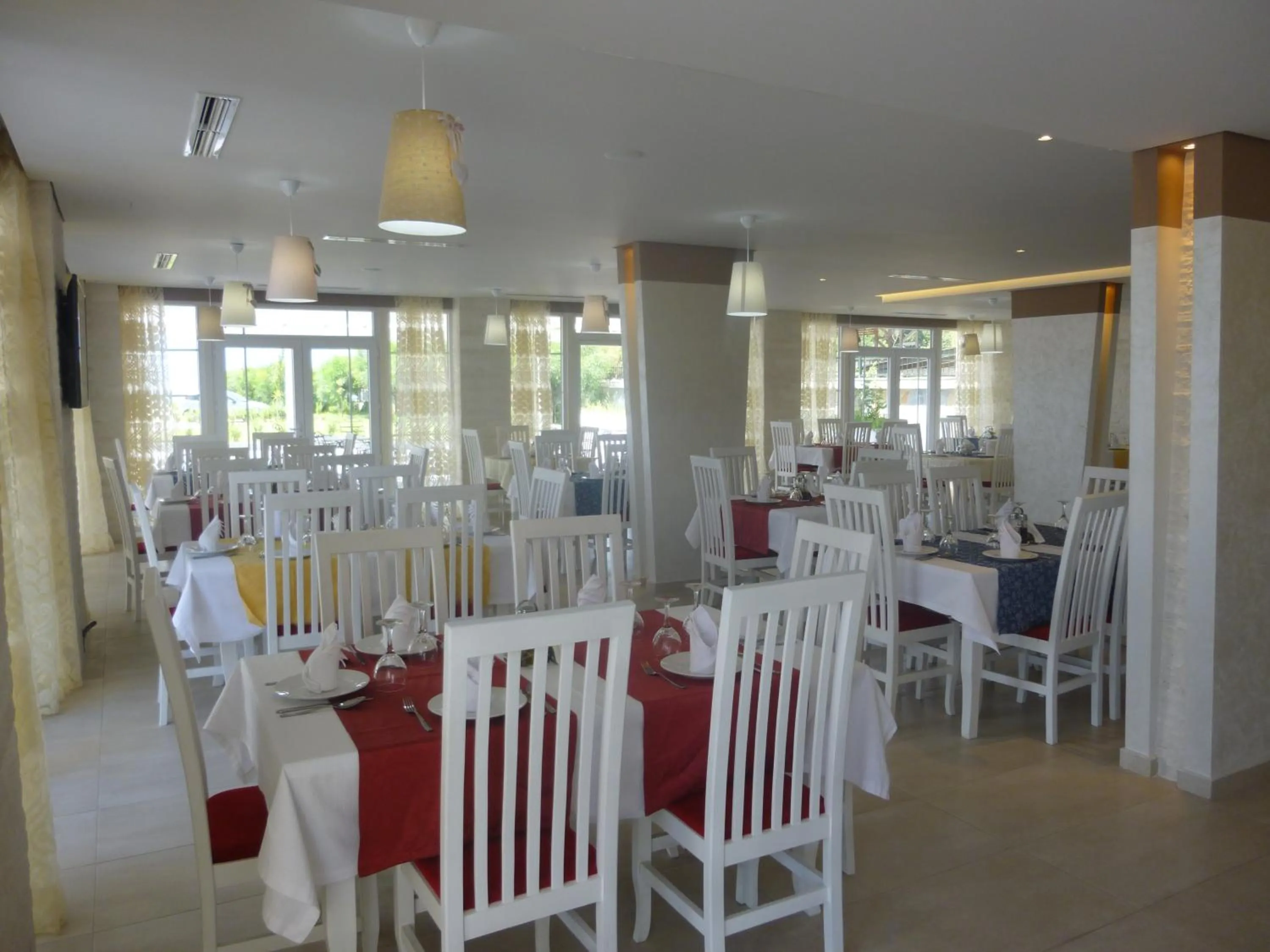 Restaurant/places to eat in Villamaria Hotel