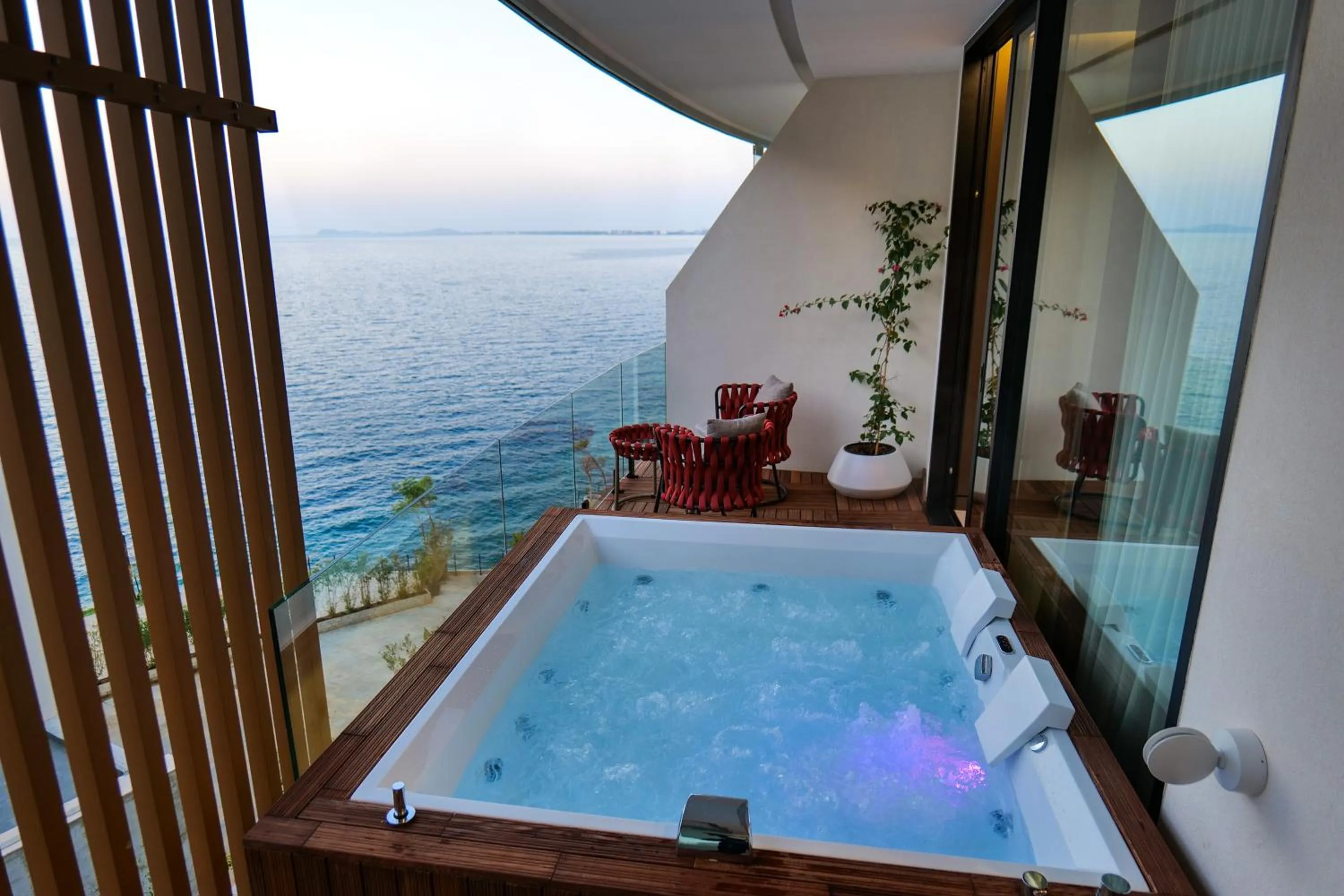 Hot Tub in Hotel Miramare