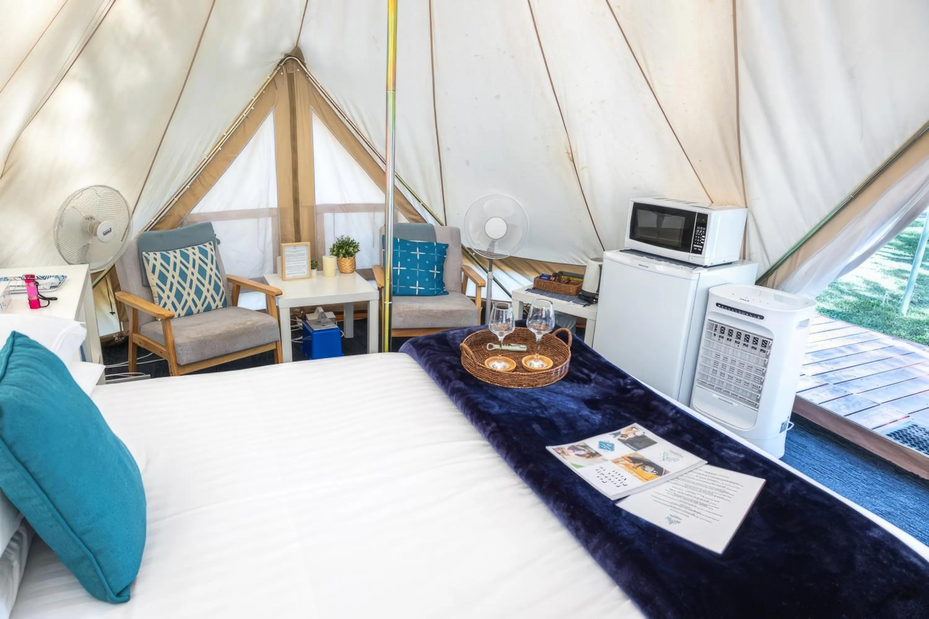Spring, Bed in Busselton Villas and Glamping Village