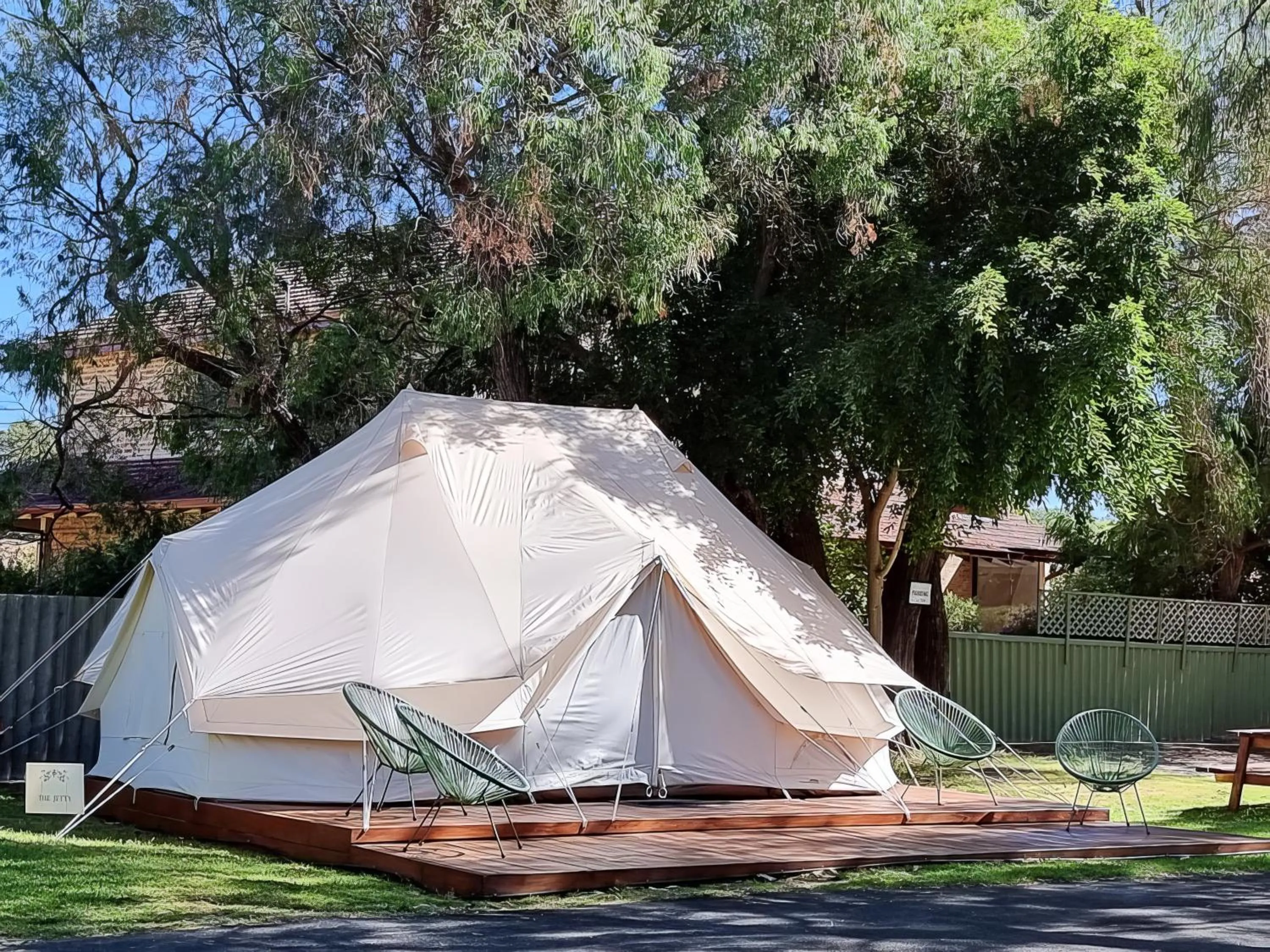 Spring in Busselton Villas and Glamping Village