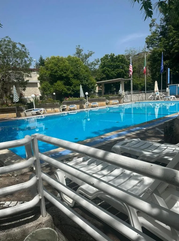 Swimming pool in Mondial Park Hotel